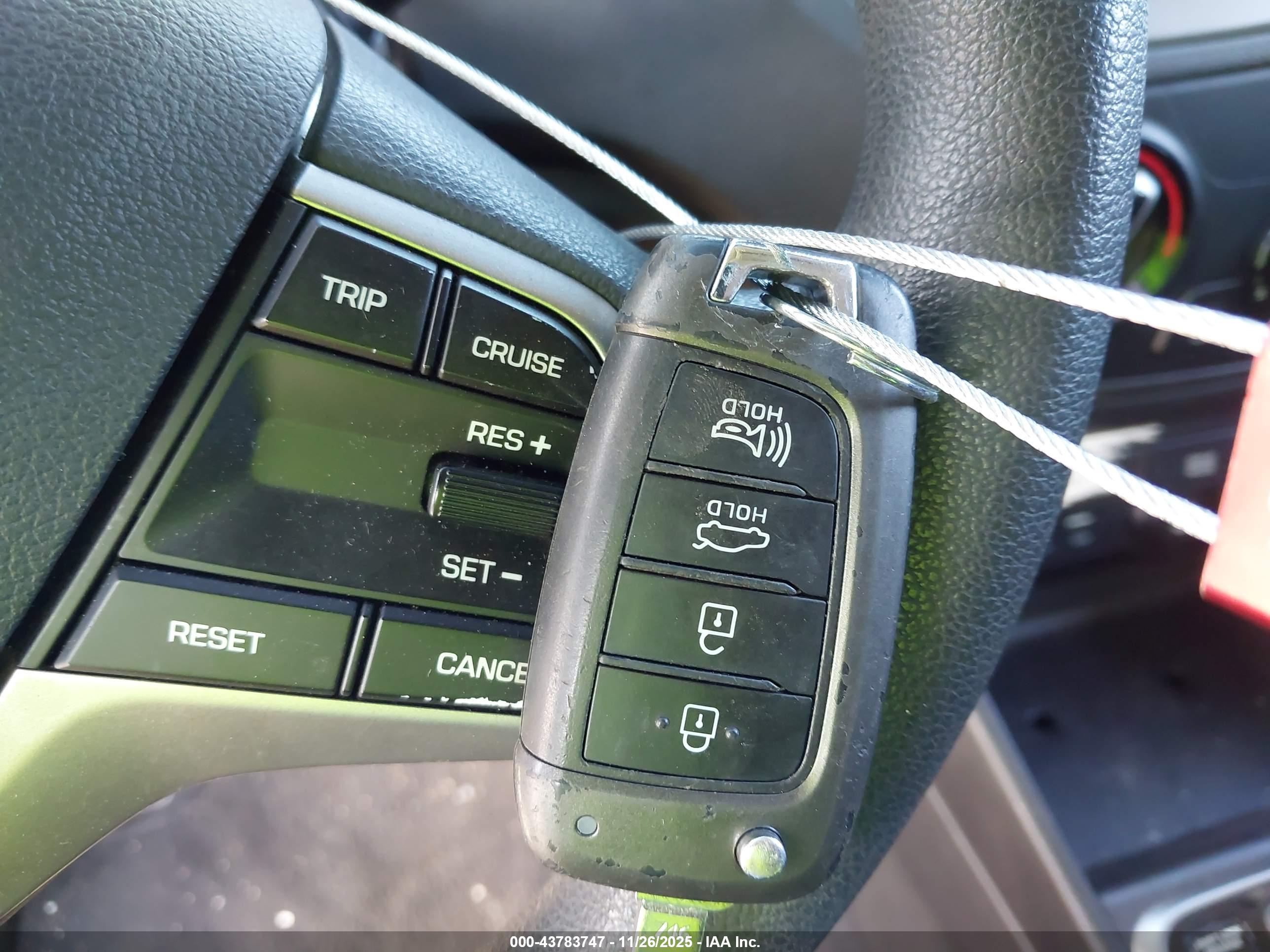 HYUNDAI ACCENT image 11