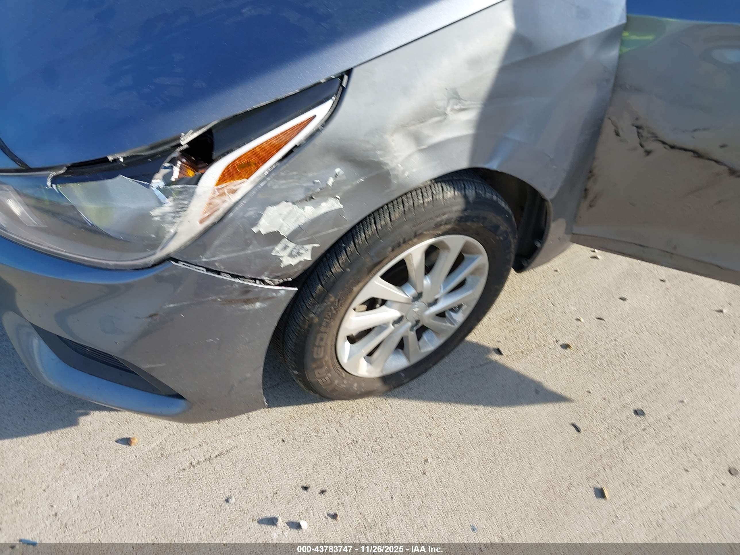 HYUNDAI ACCENT image 6