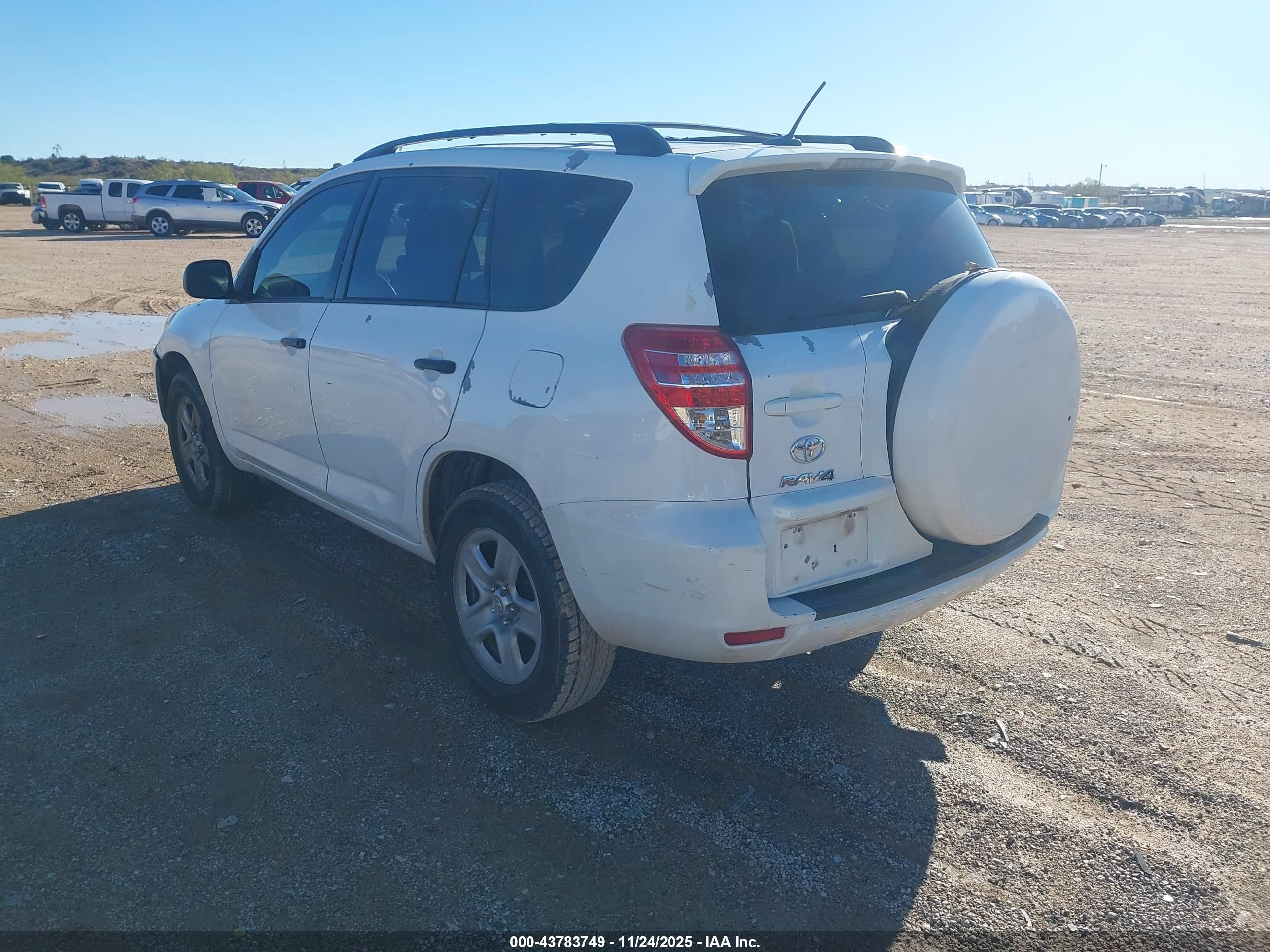 TOYOTA RAV4 image 3