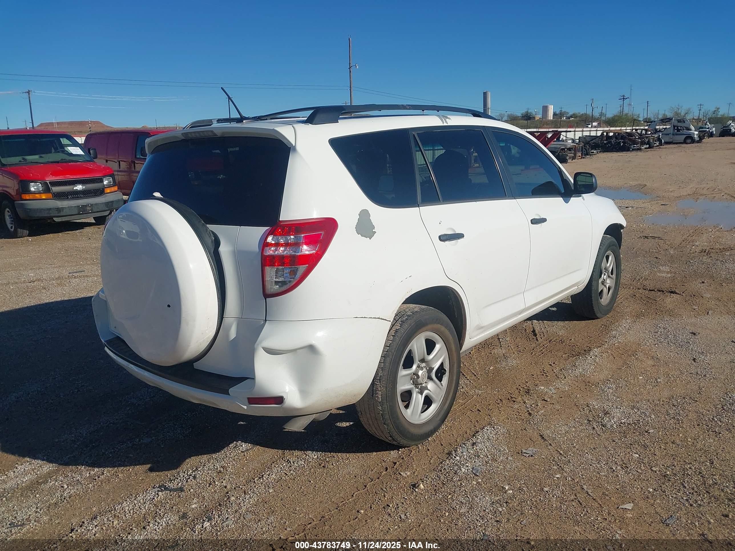 TOYOTA RAV4 image 4