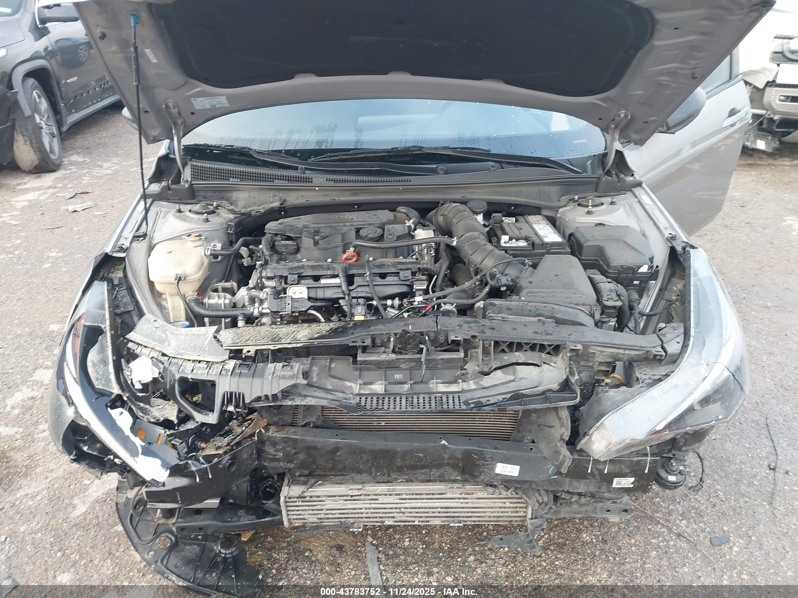 HYUNDAI ELANTRA image 10