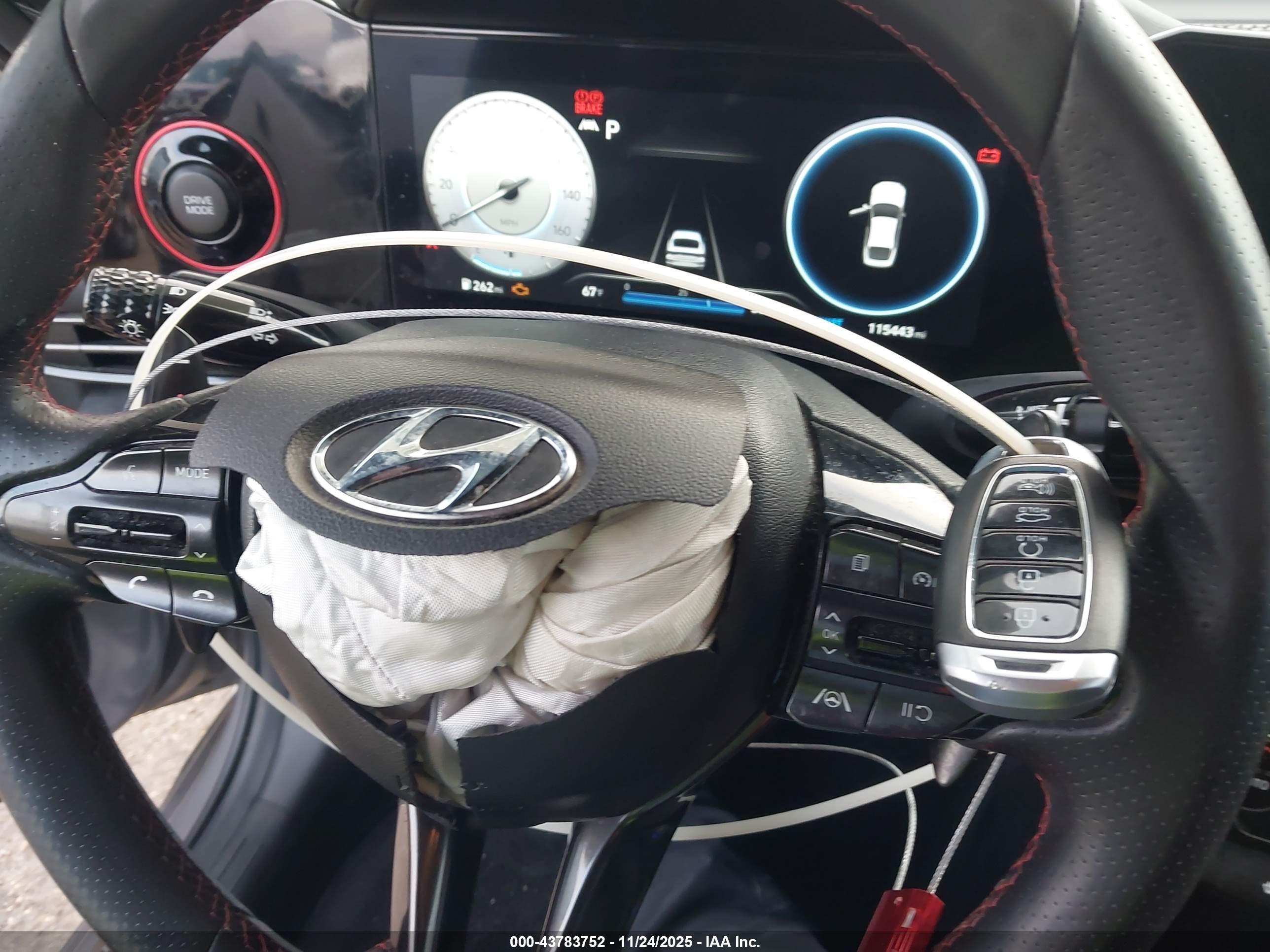 HYUNDAI ELANTRA image 11