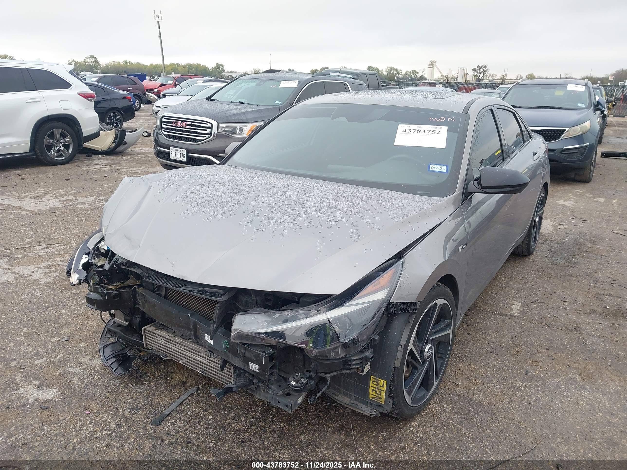 HYUNDAI ELANTRA image 2