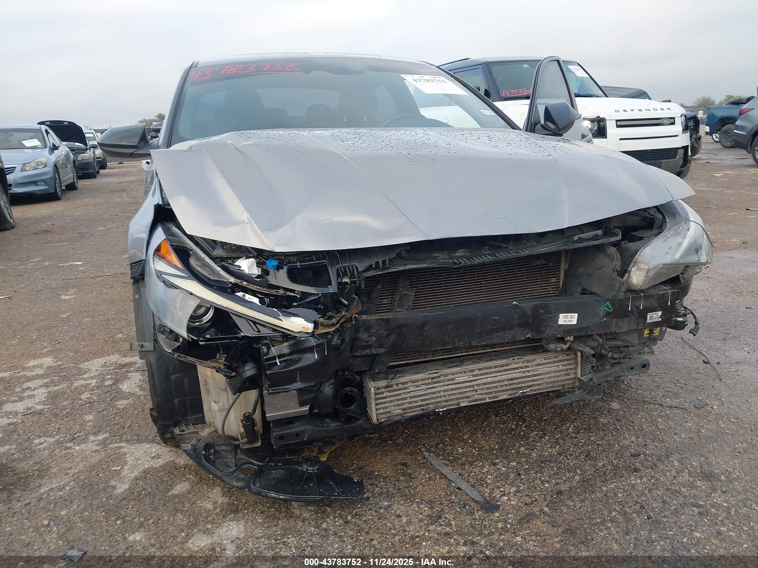 HYUNDAI ELANTRA image 6