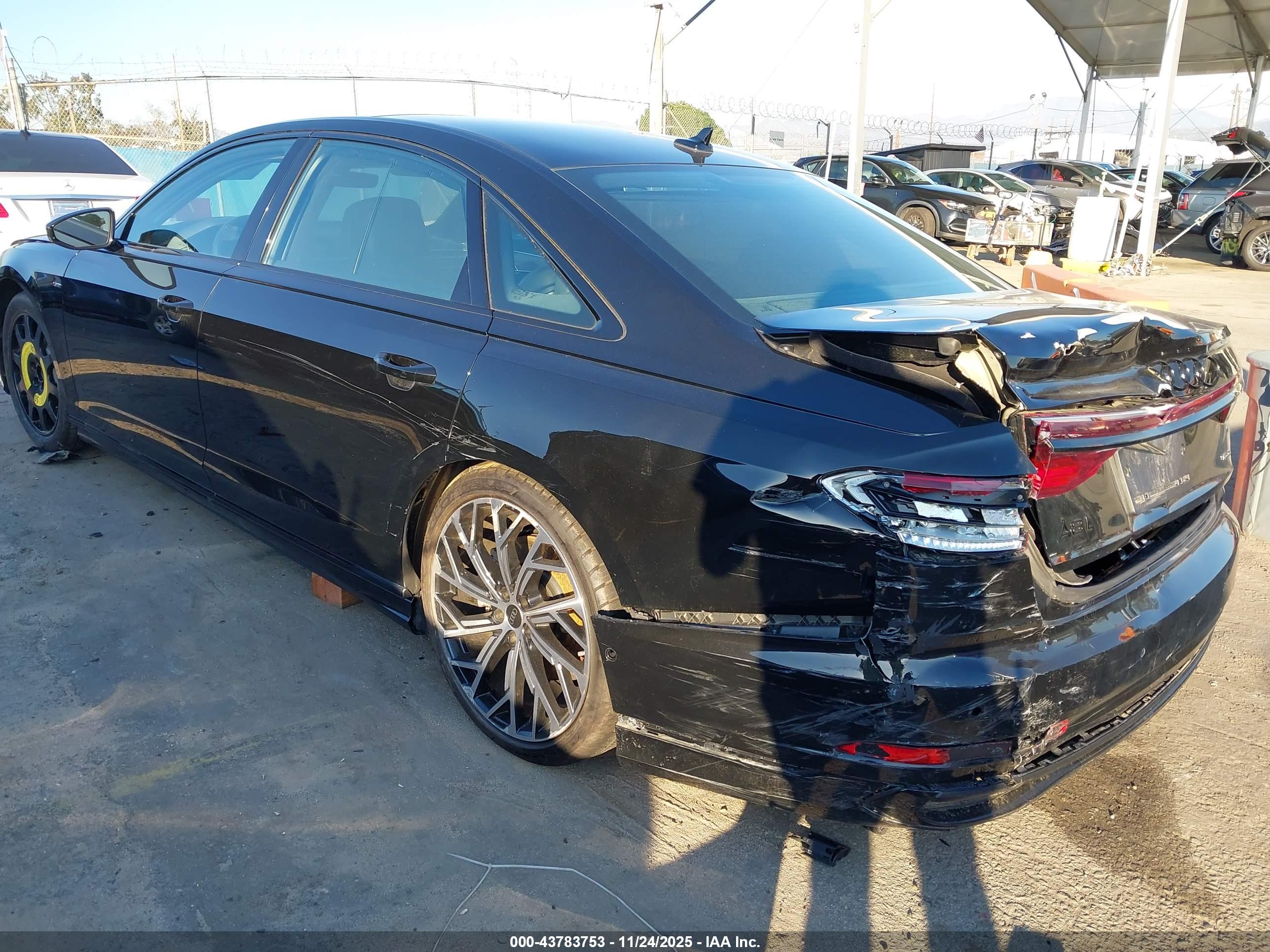 AUDI A8 image 3