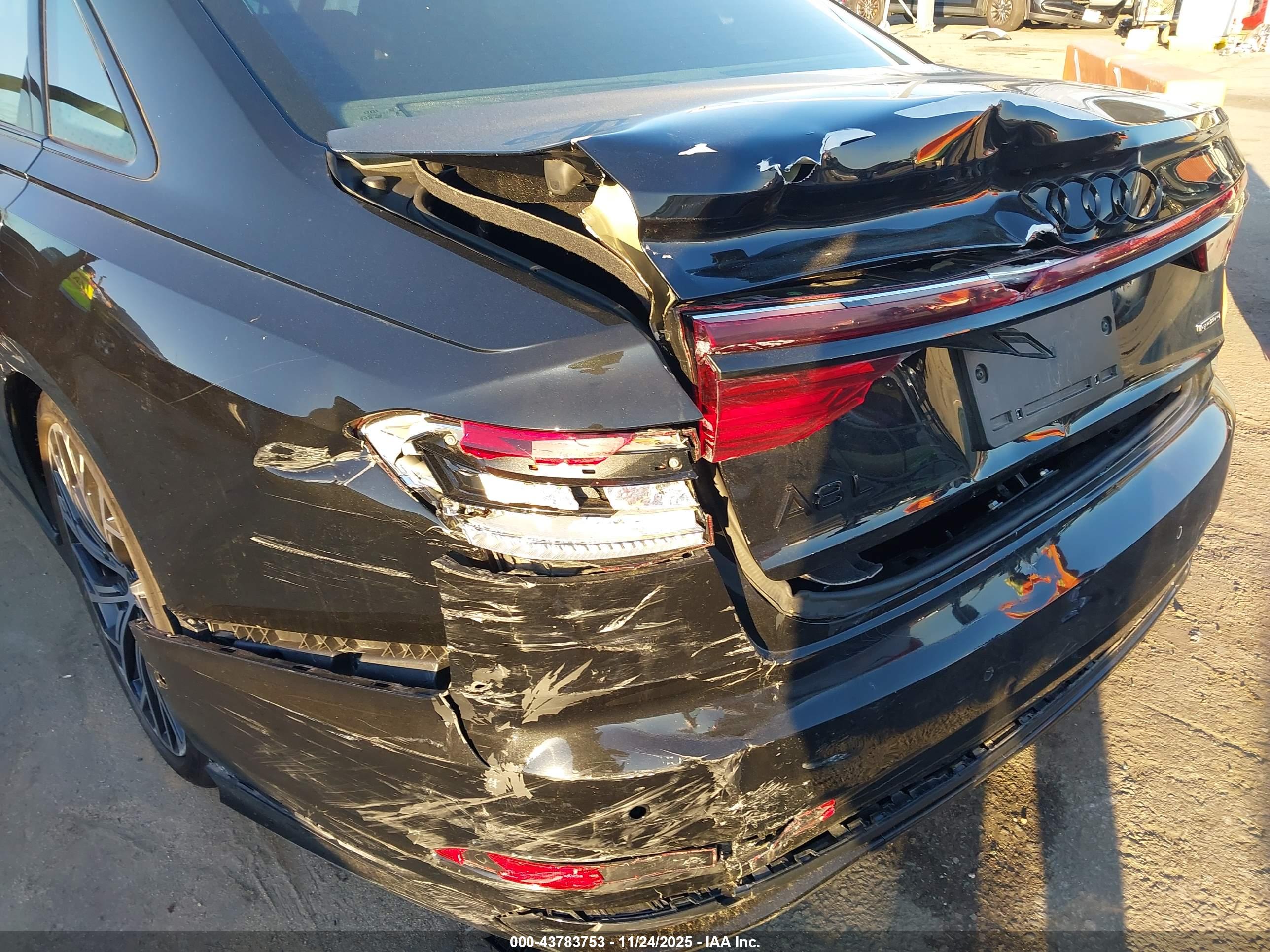 AUDI A8 image 6