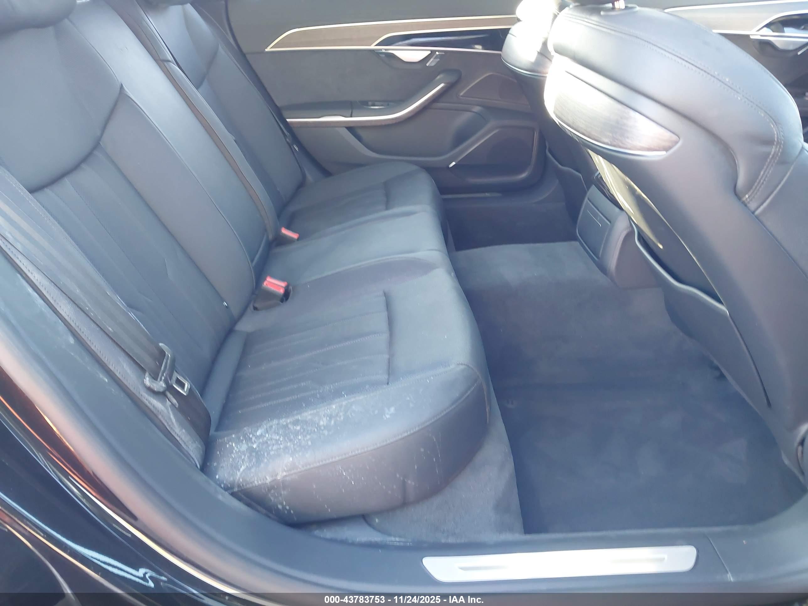AUDI A8 image 8