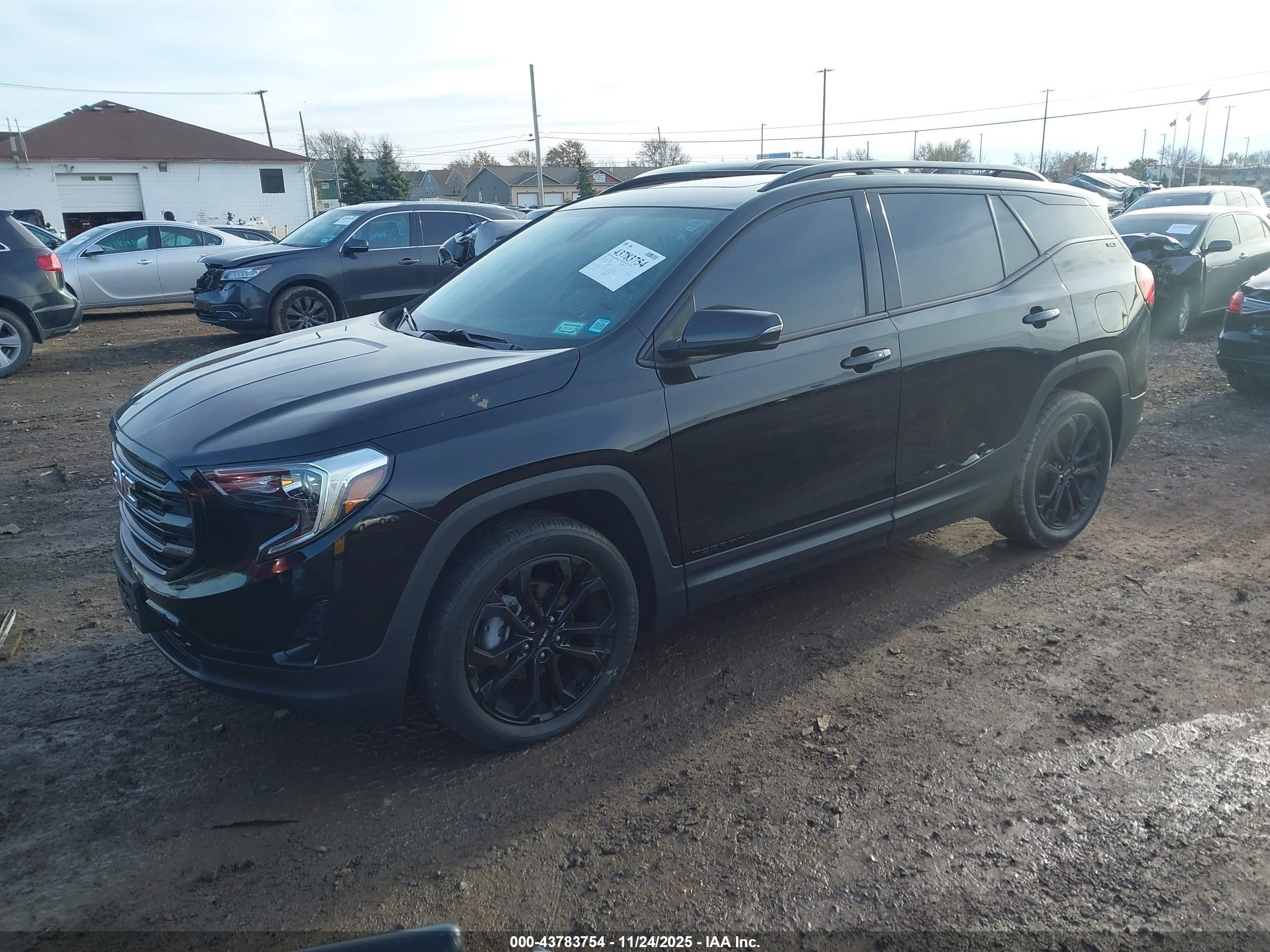 GMC TERRAIN image 2