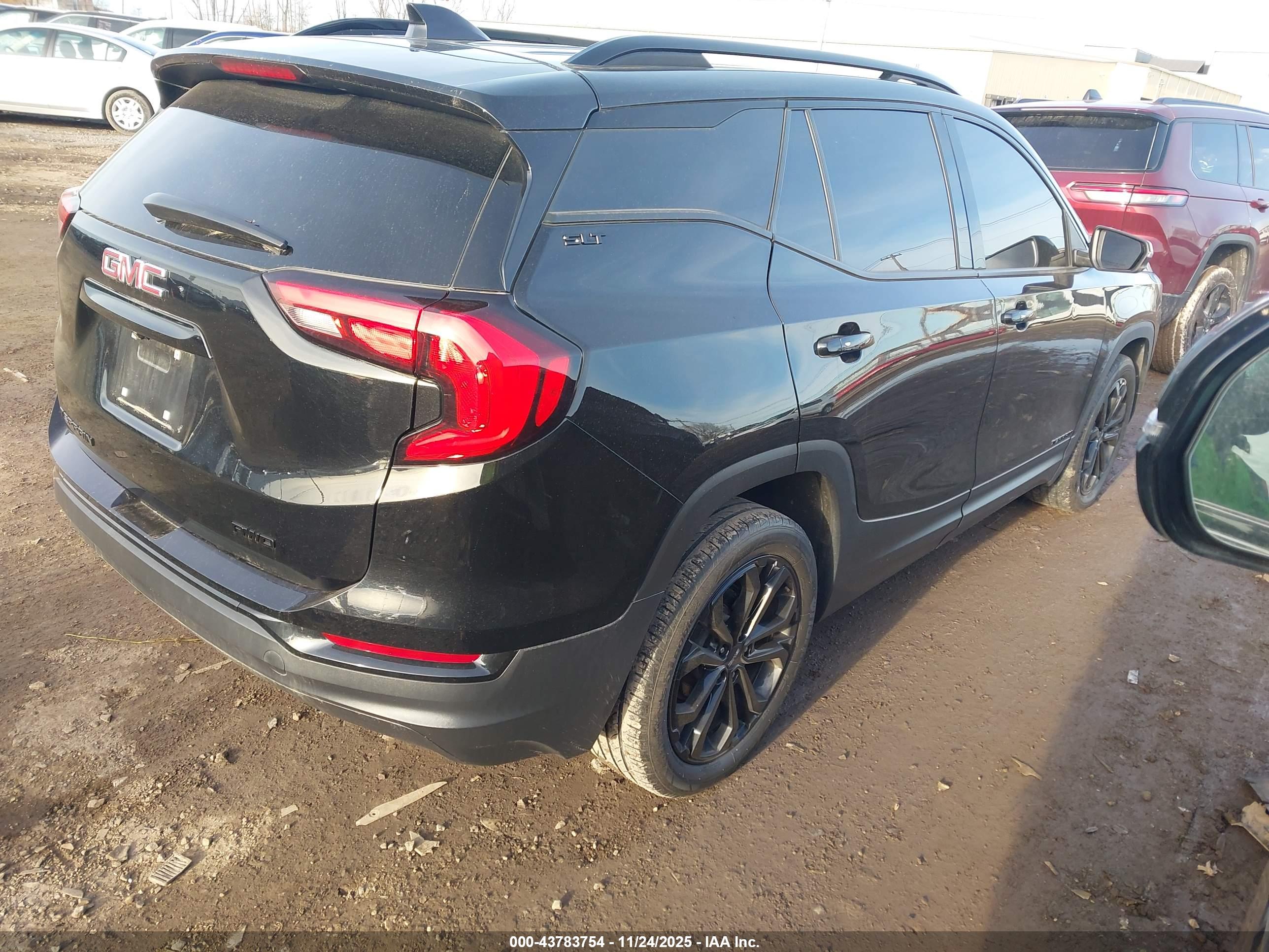 GMC TERRAIN image 4