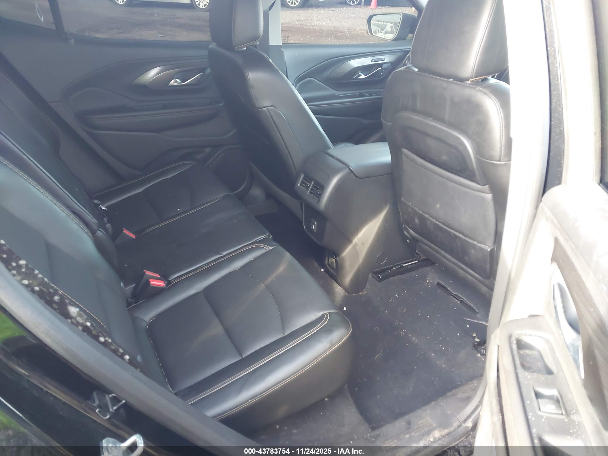 GMC TERRAIN image 8