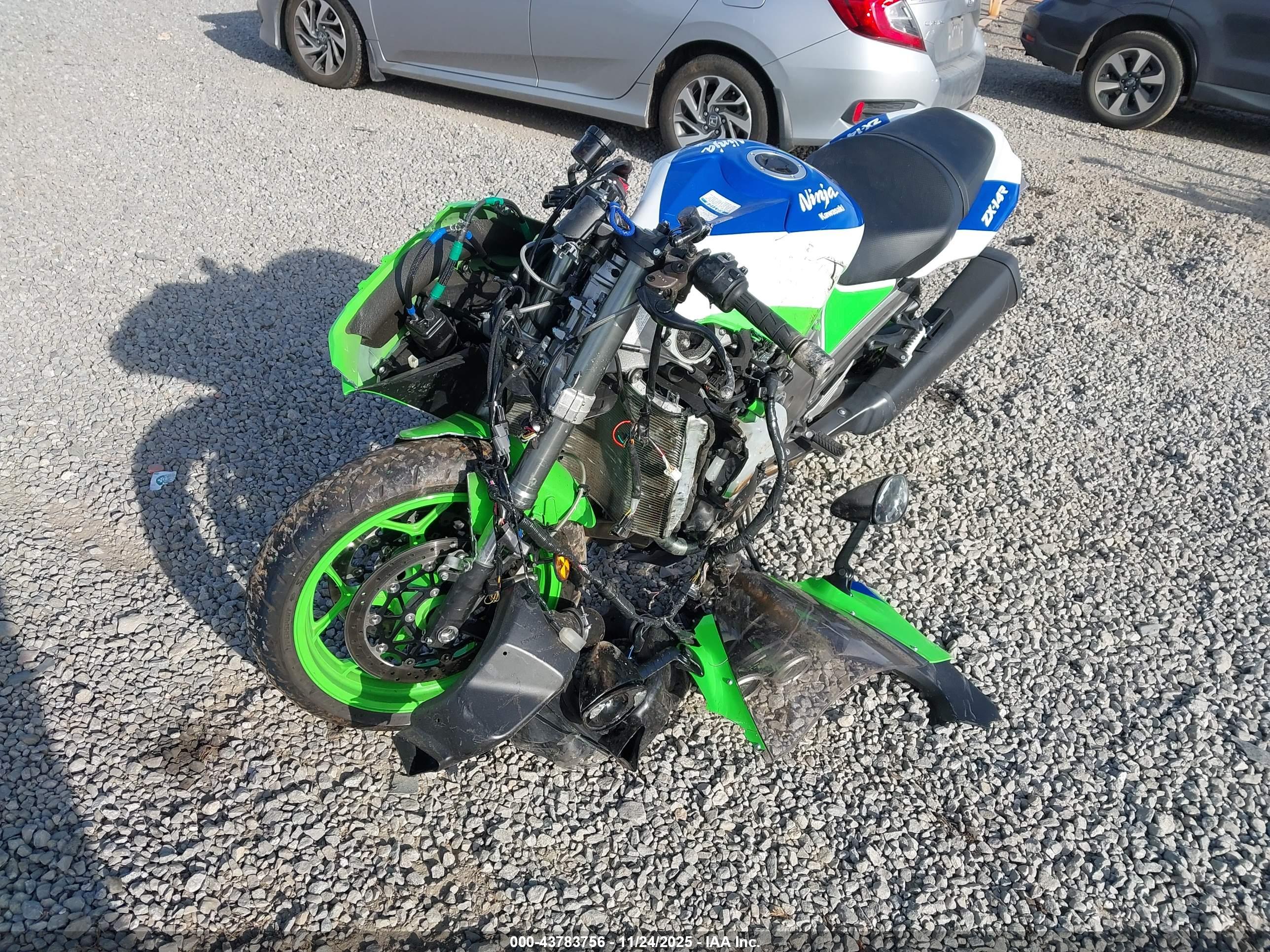KAWASAKI ZX1400 image 2