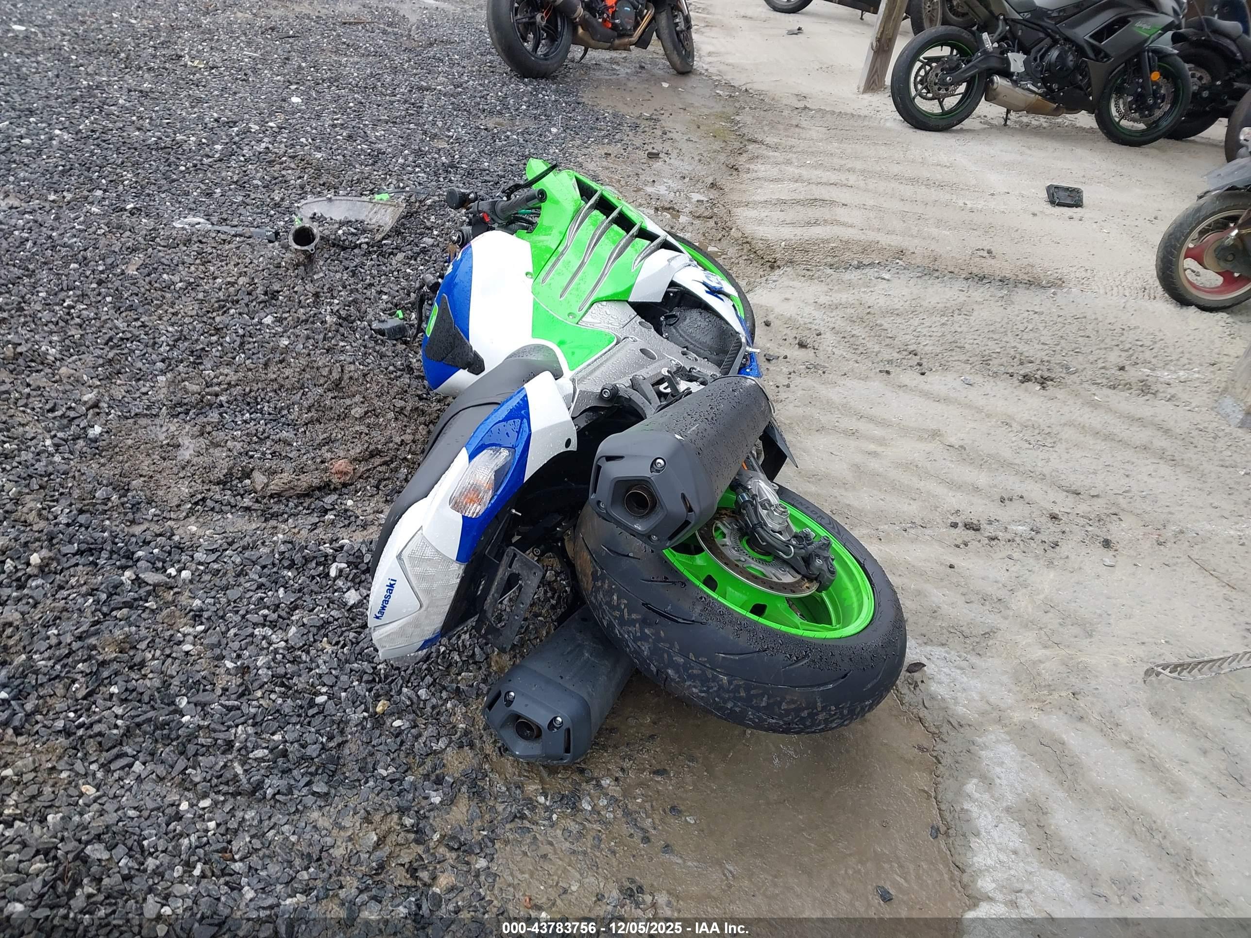 KAWASAKI ZX1400 image 4