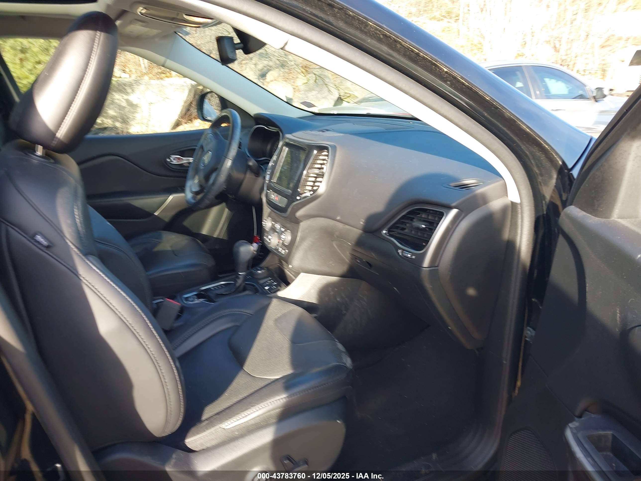 JEEP CHEROKEE image 5