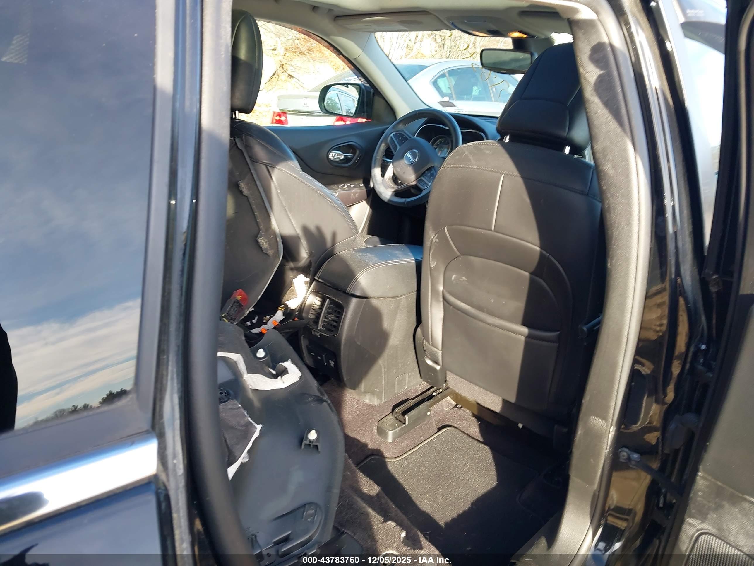 JEEP CHEROKEE image 8