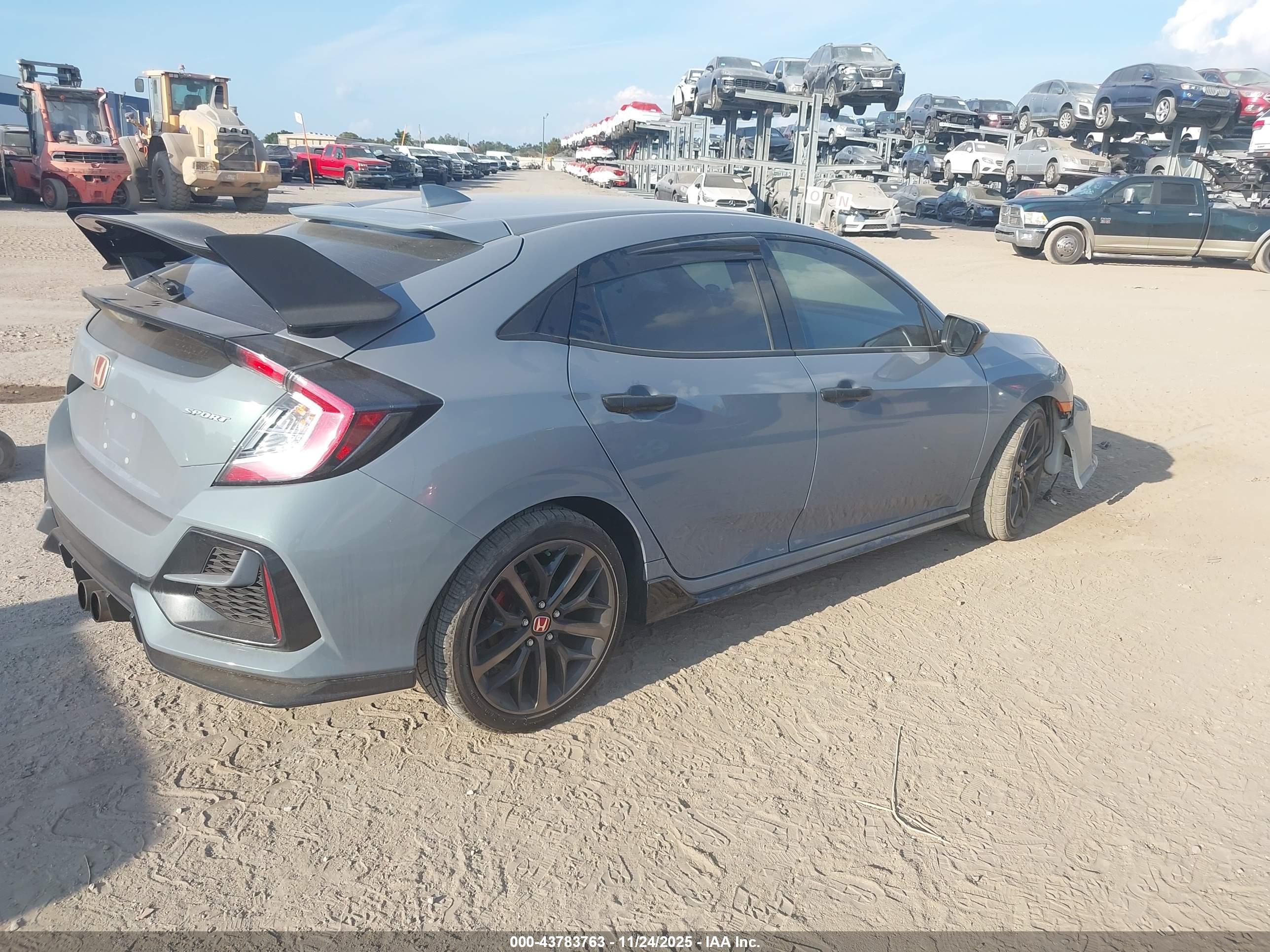 HONDA CIVIC image 4