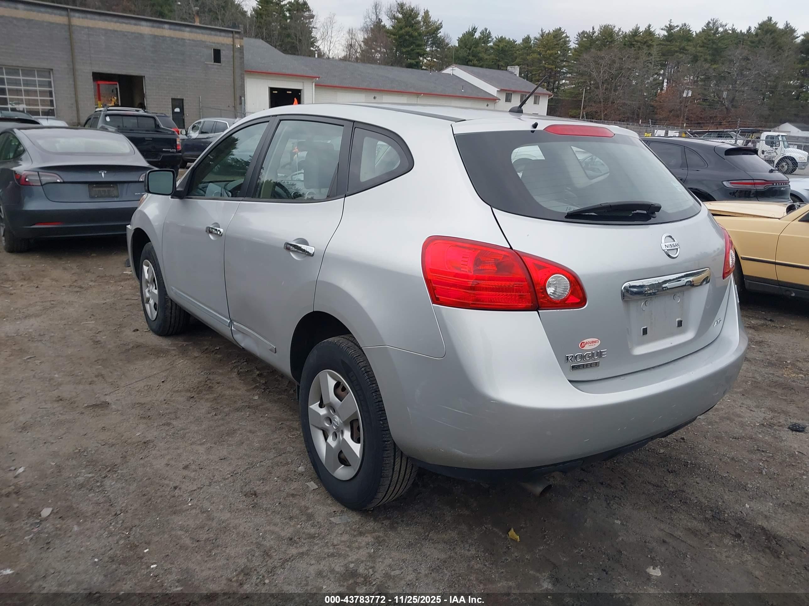 NISSAN ROGUE image 3