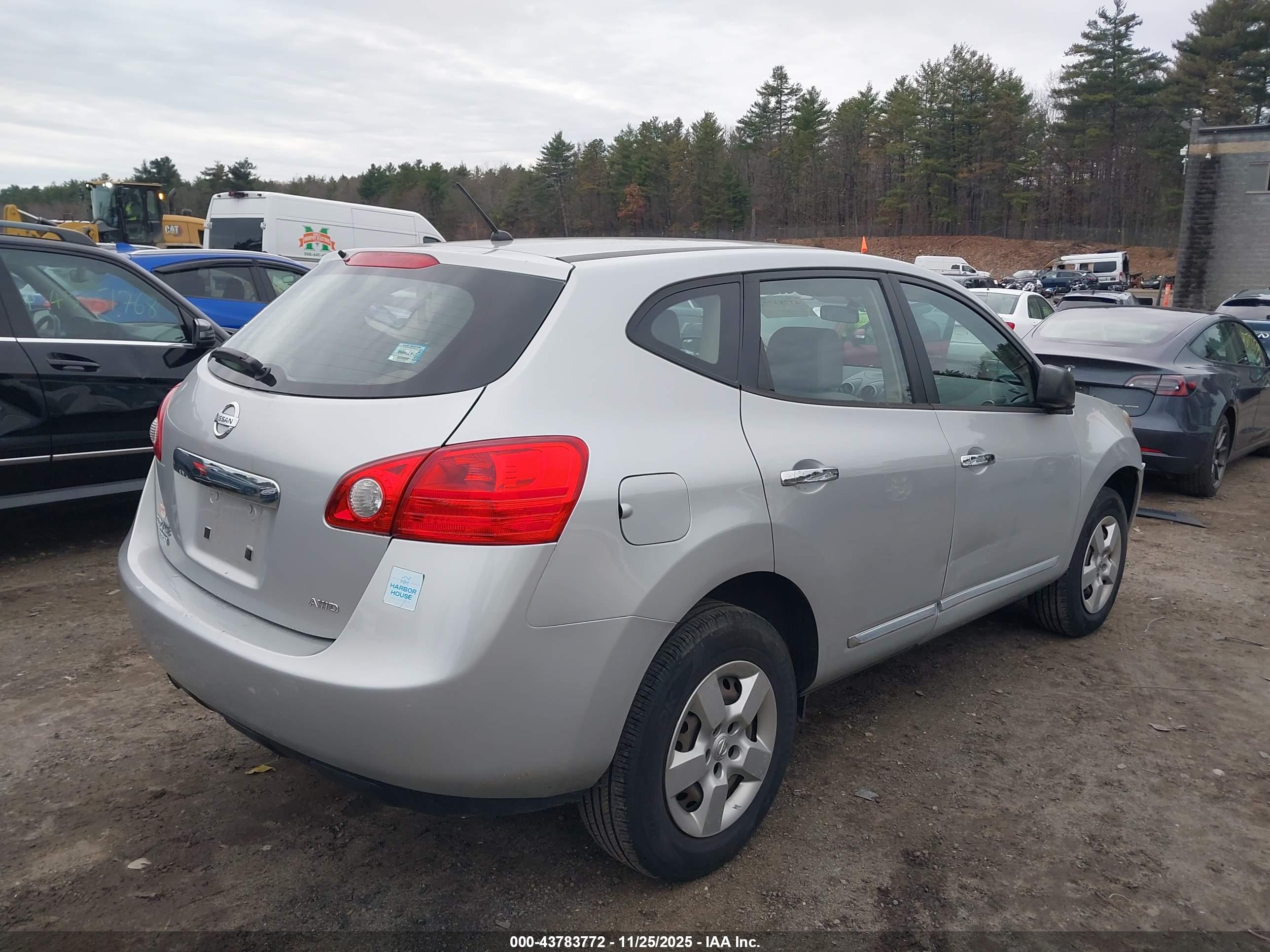 NISSAN ROGUE image 4