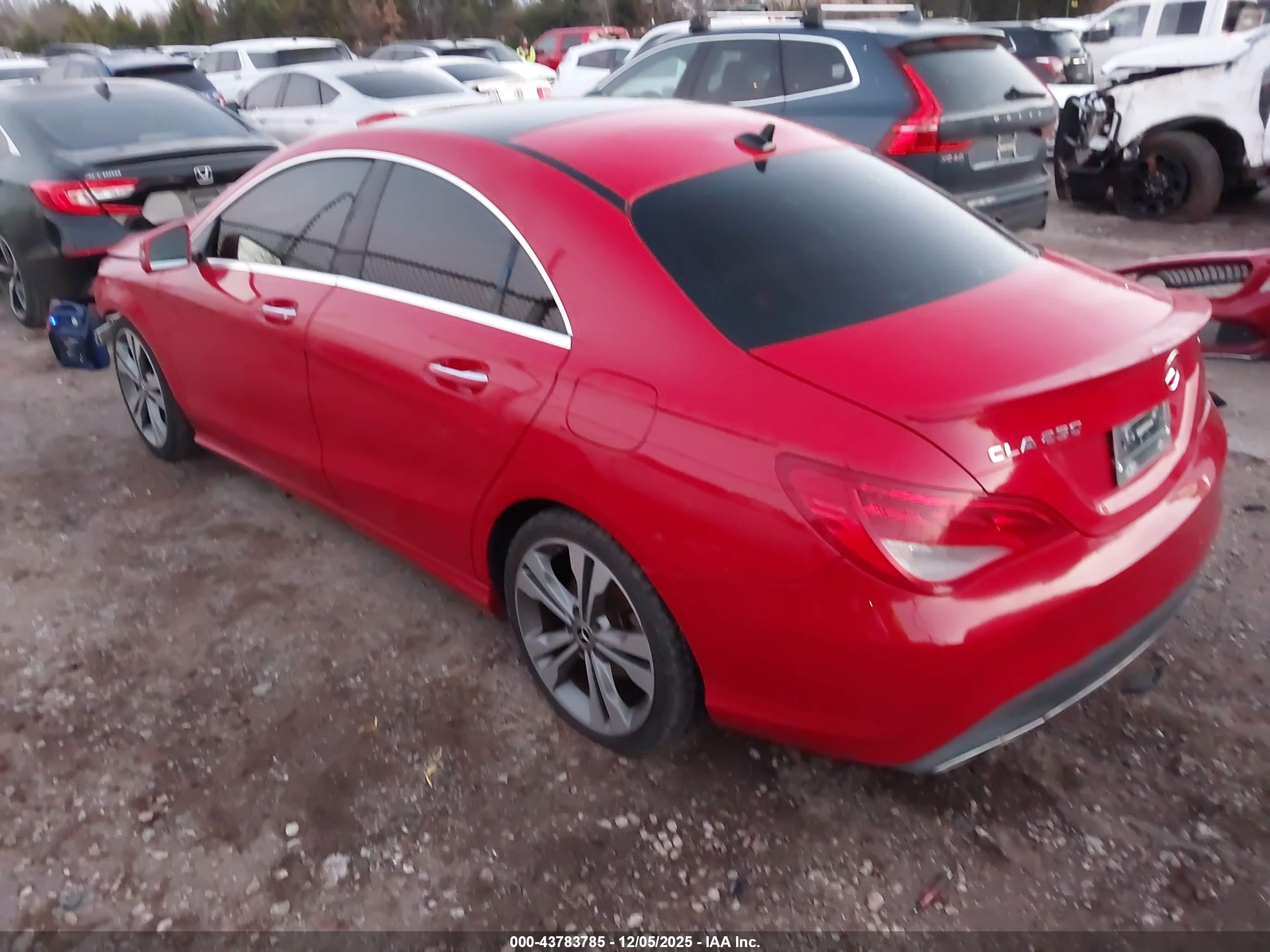 MERCEDES-BENZ CLA image 3