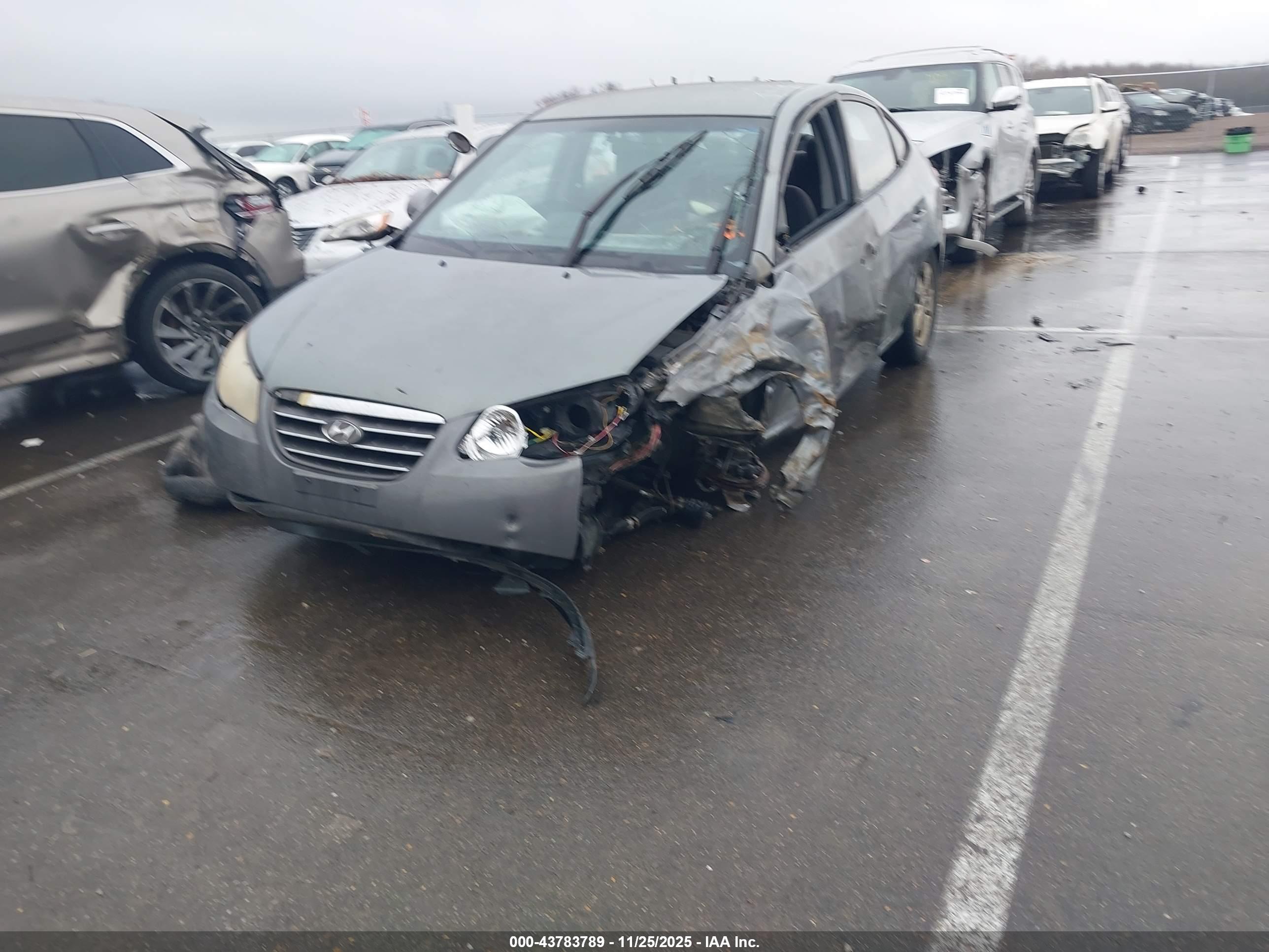 HYUNDAI ELANTRA image 6