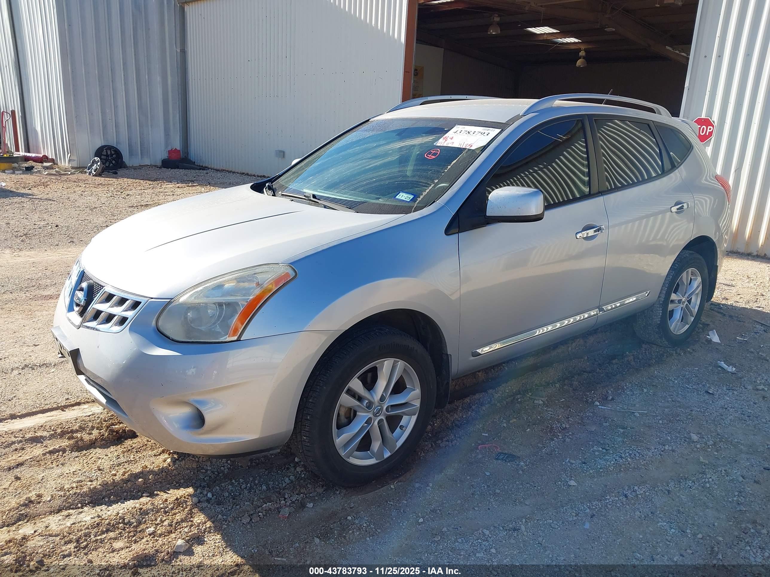 NISSAN ROGUE image 2