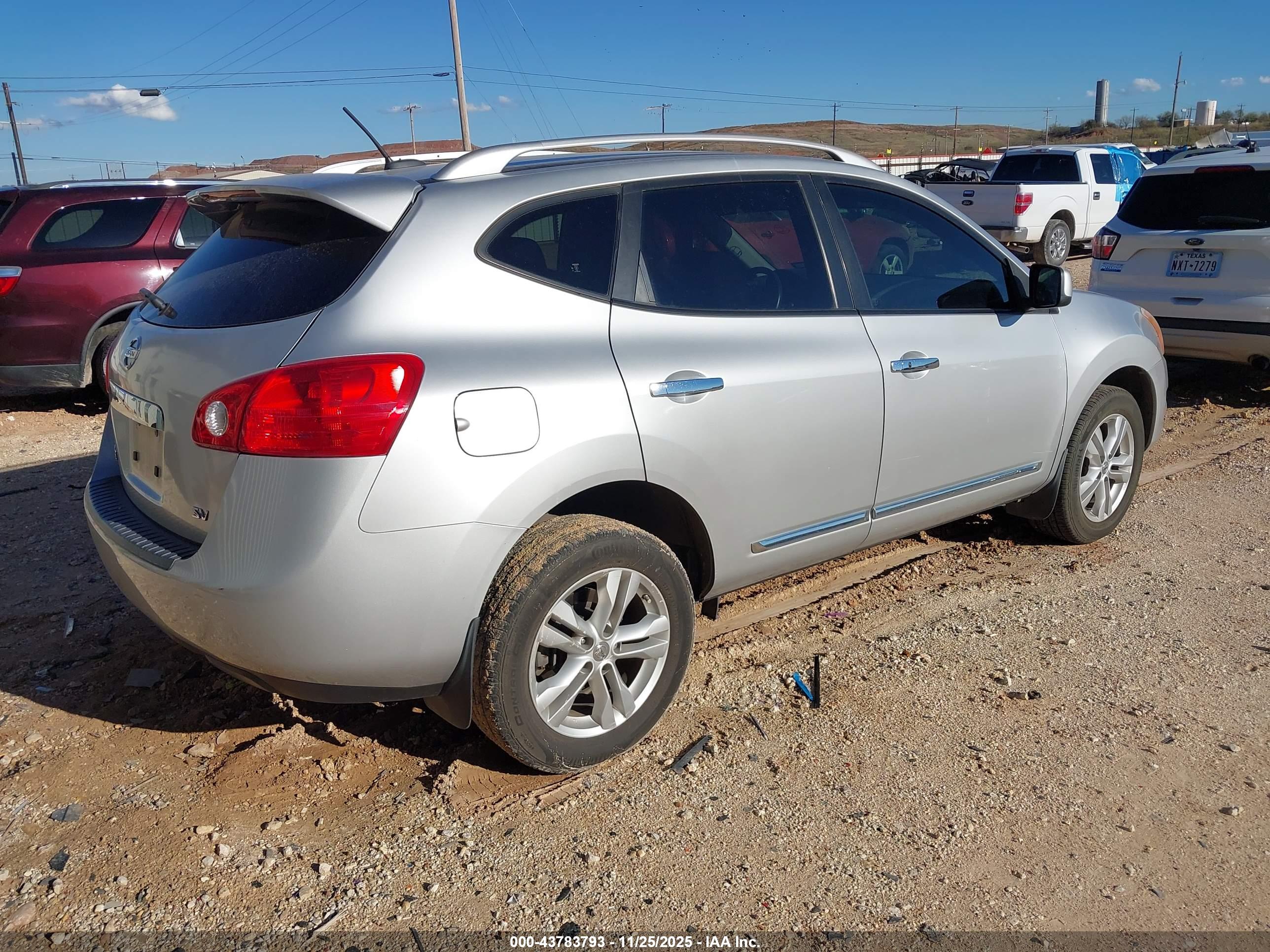 NISSAN ROGUE image 4