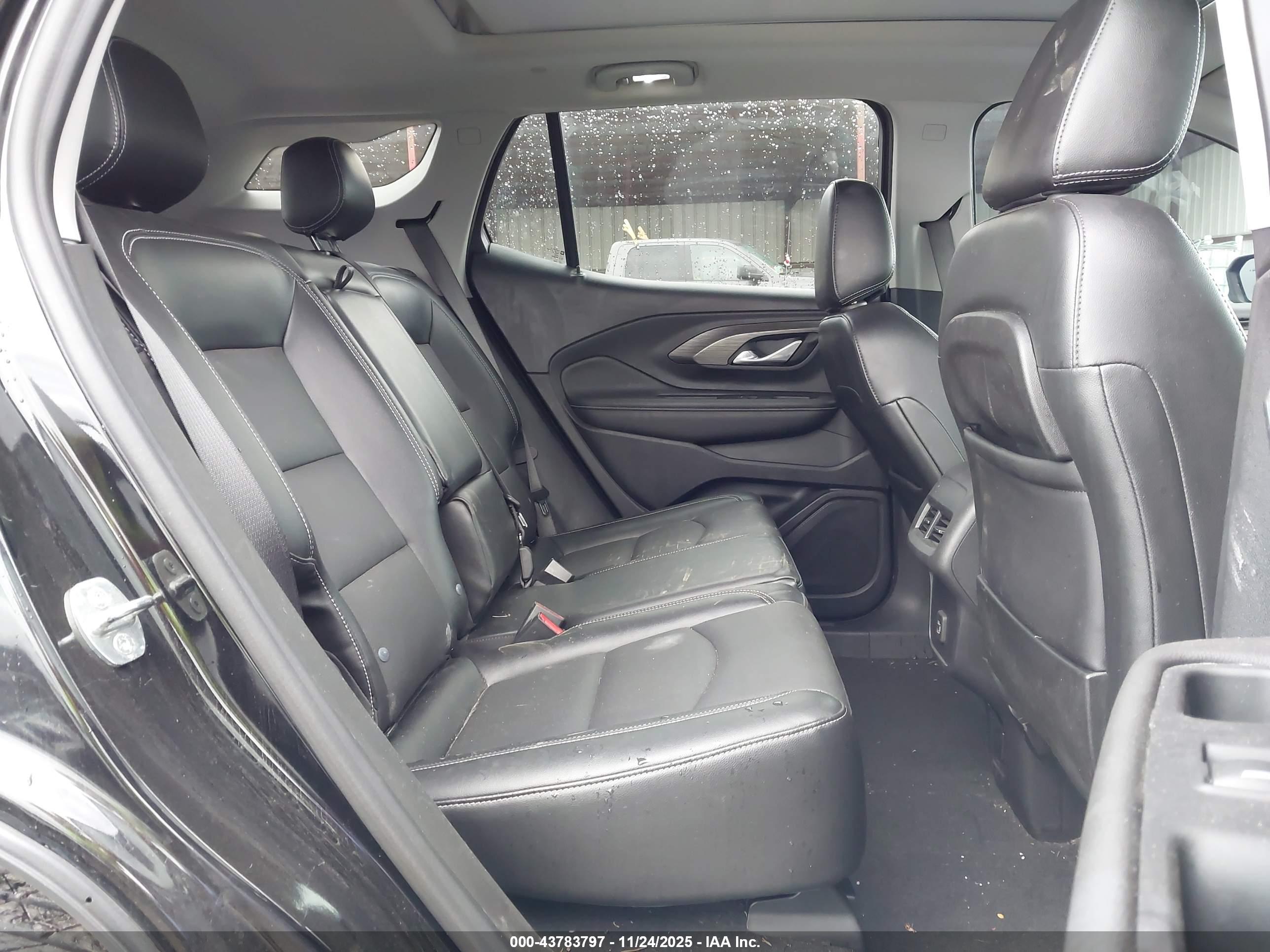 GMC TERRAIN image 8