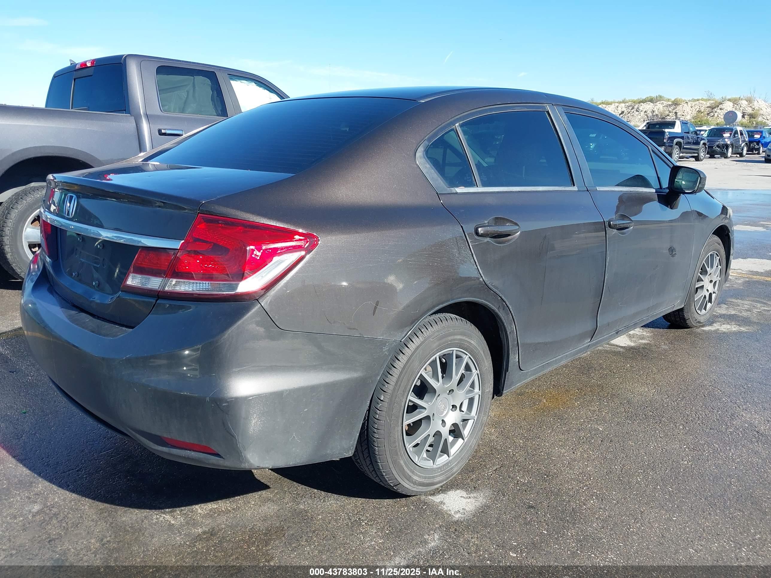 HONDA CIVIC image 4