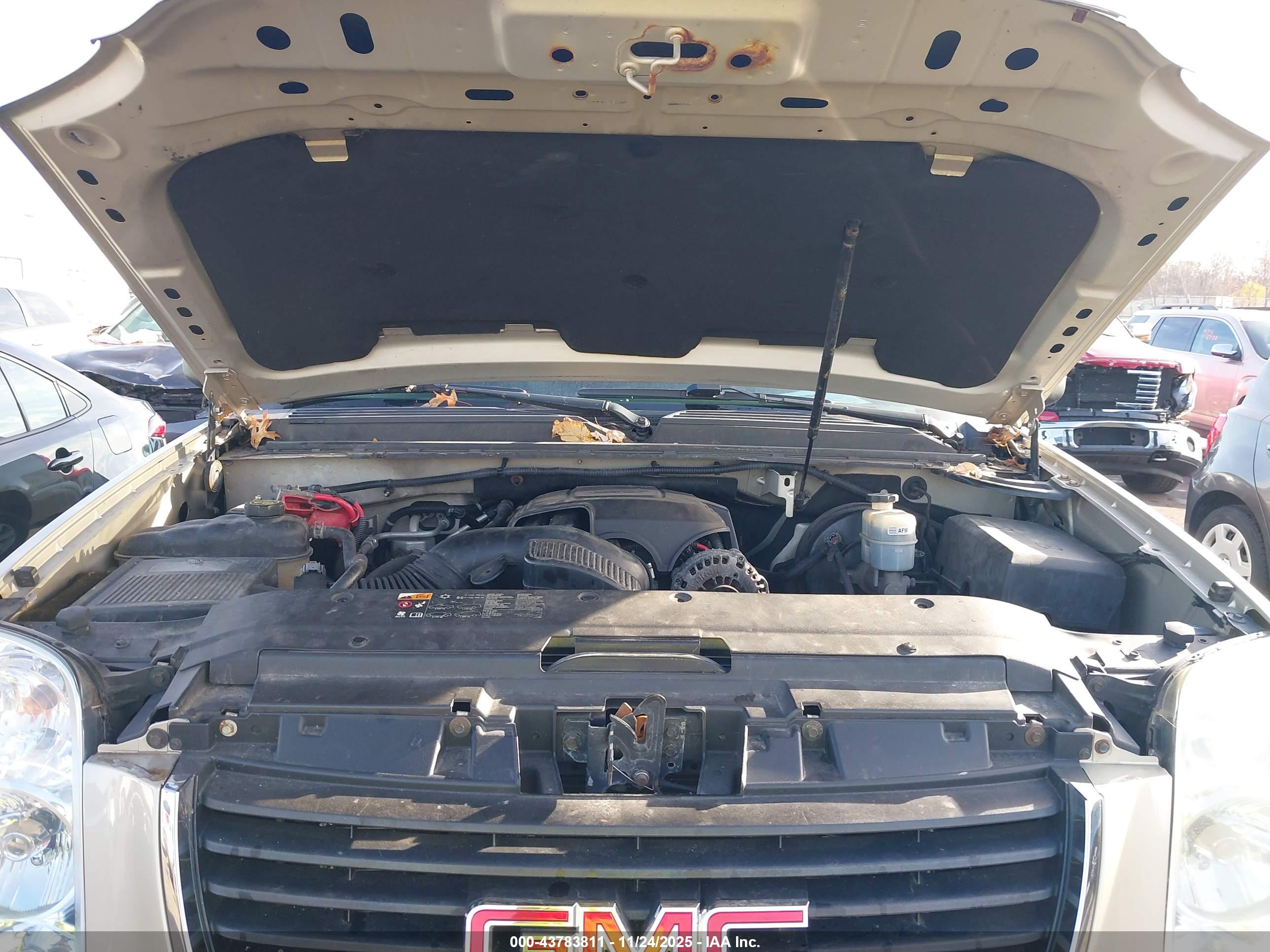 GMC YUKON image 10