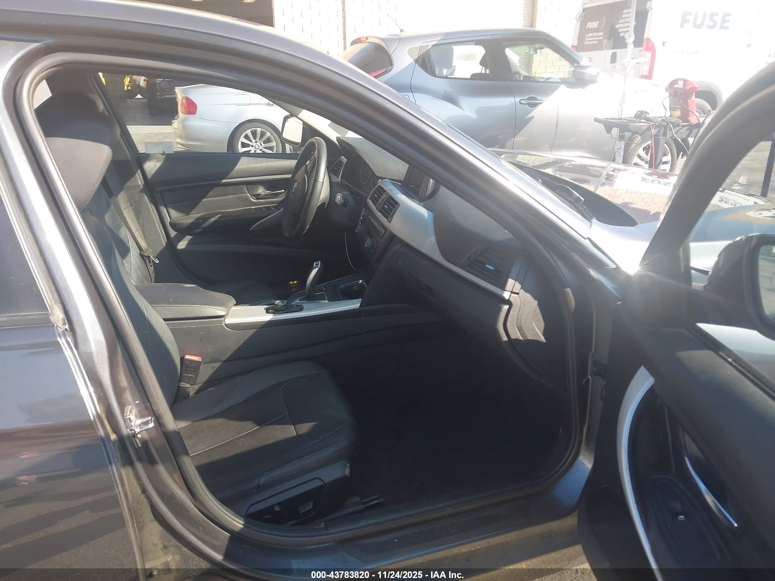 BMW 328I image 5