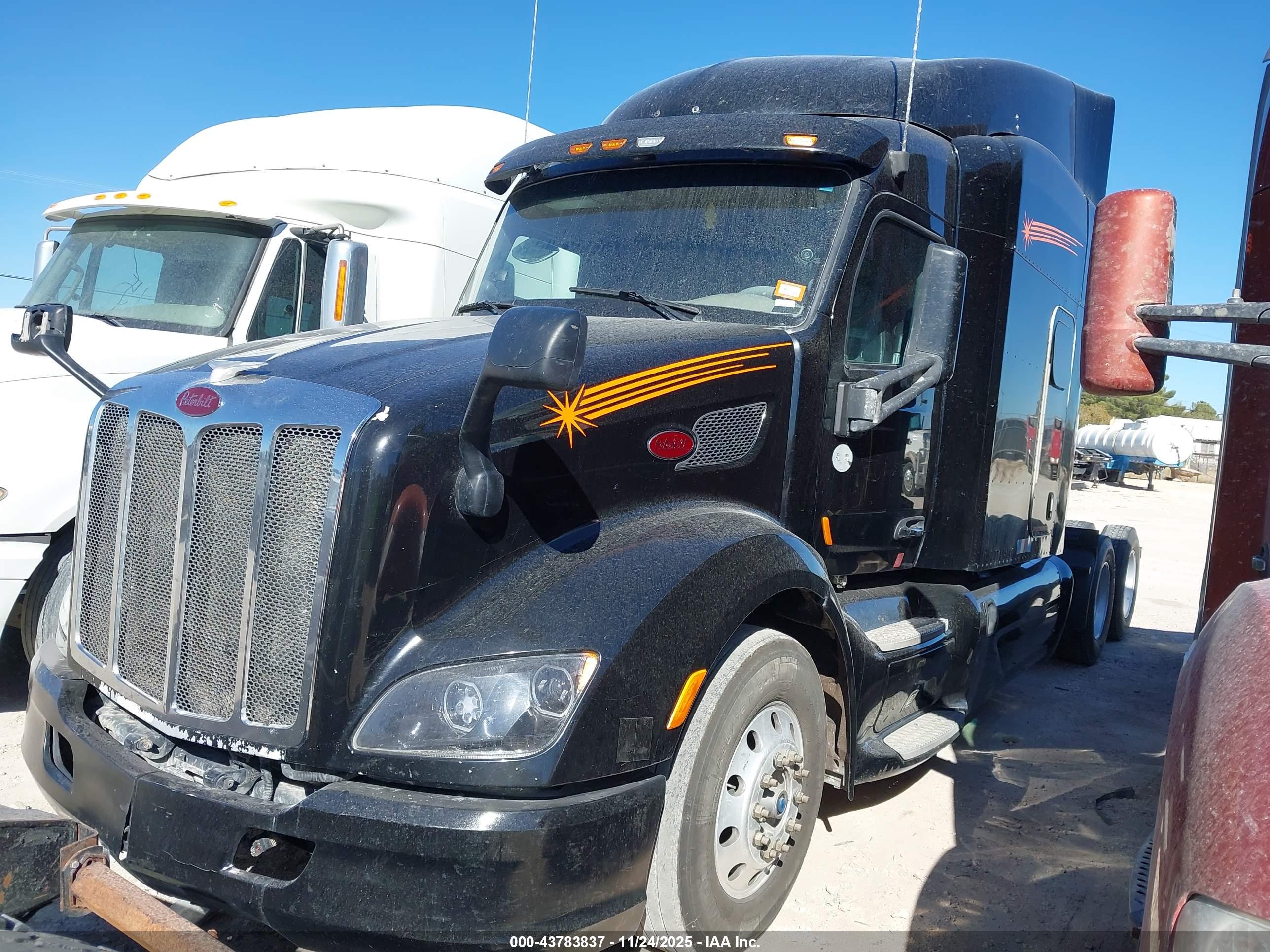 PETERBILT 579 image 2