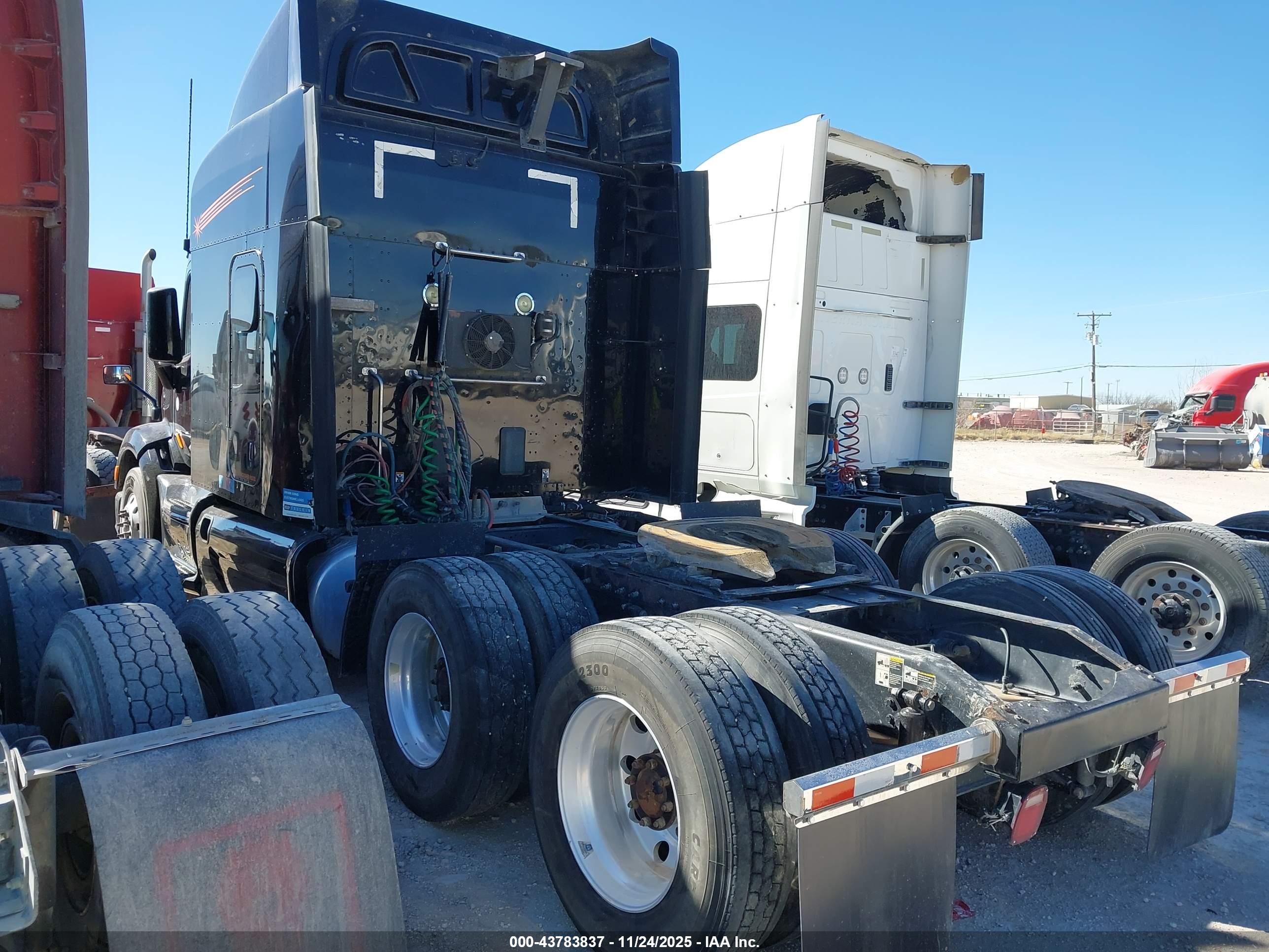 PETERBILT 579 image 3