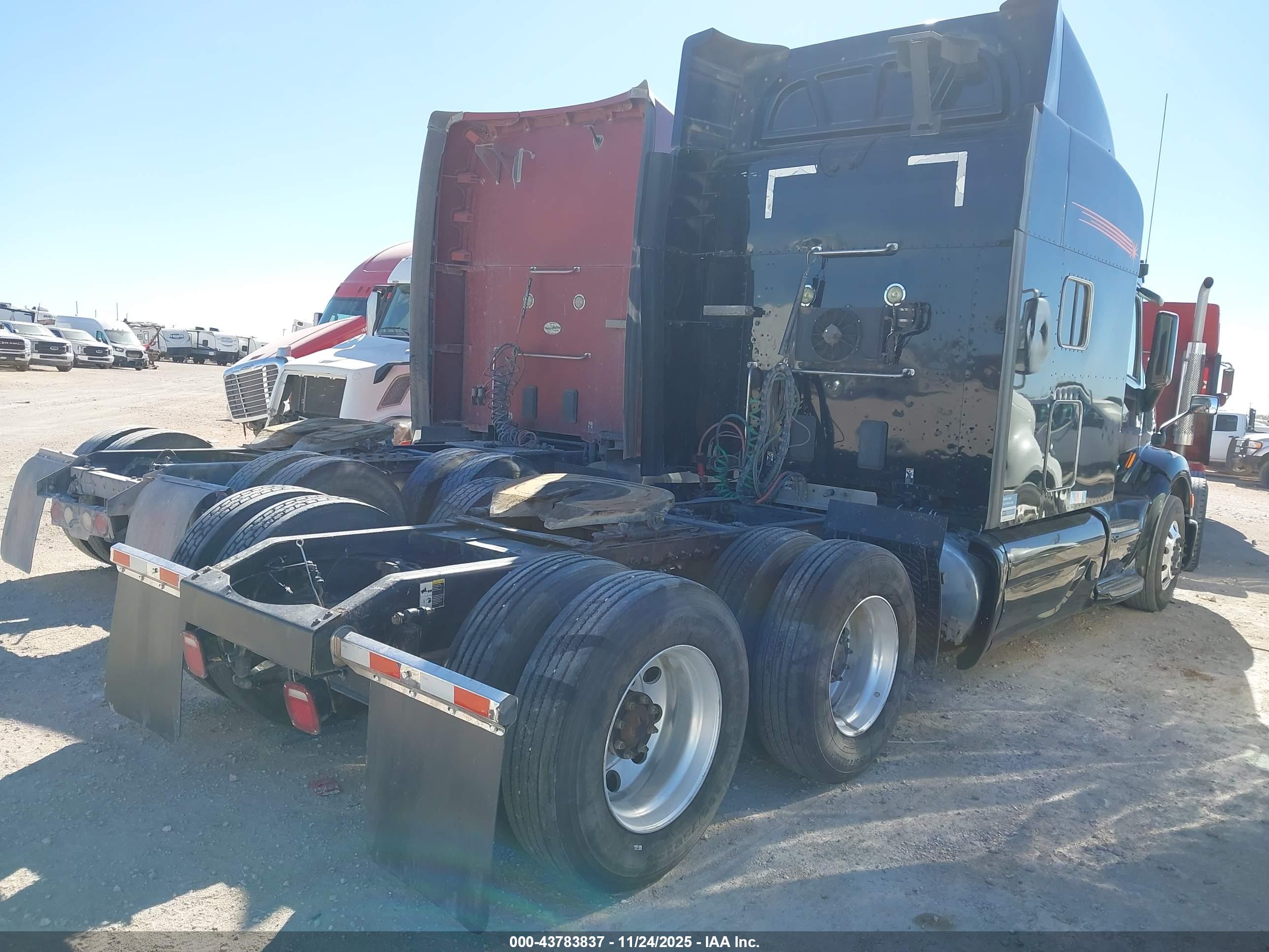 PETERBILT 579 image 4