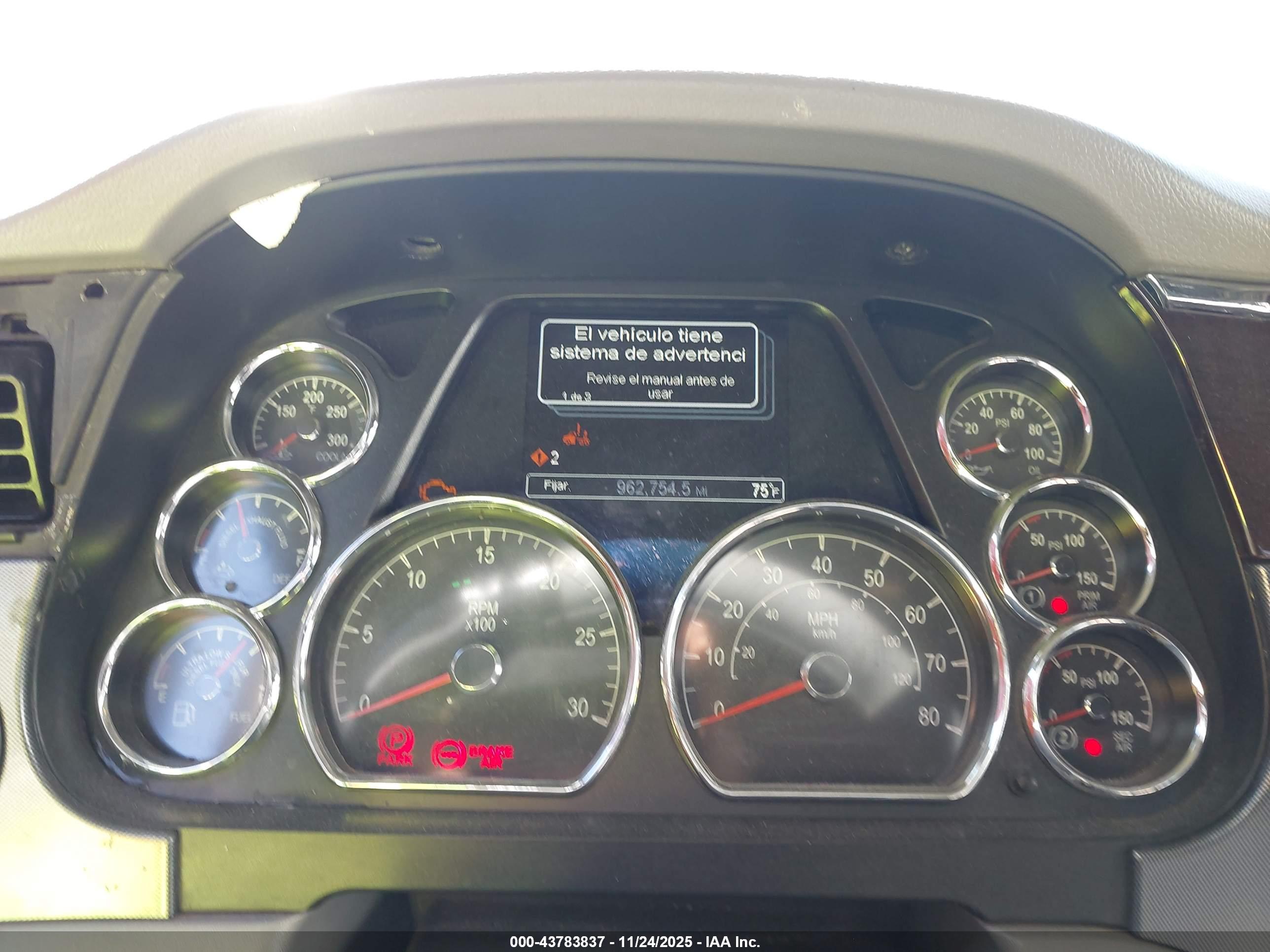 PETERBILT 579 image 6