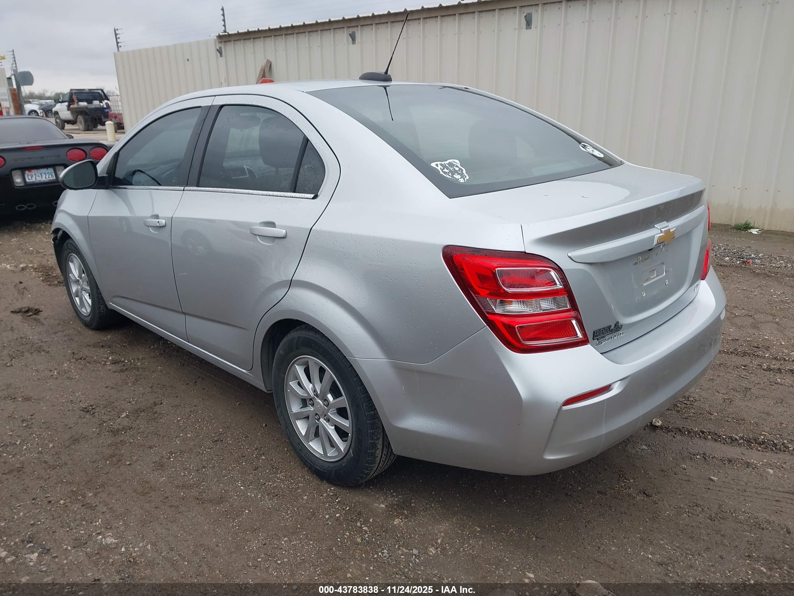 CHEVROLET SONIC image 3