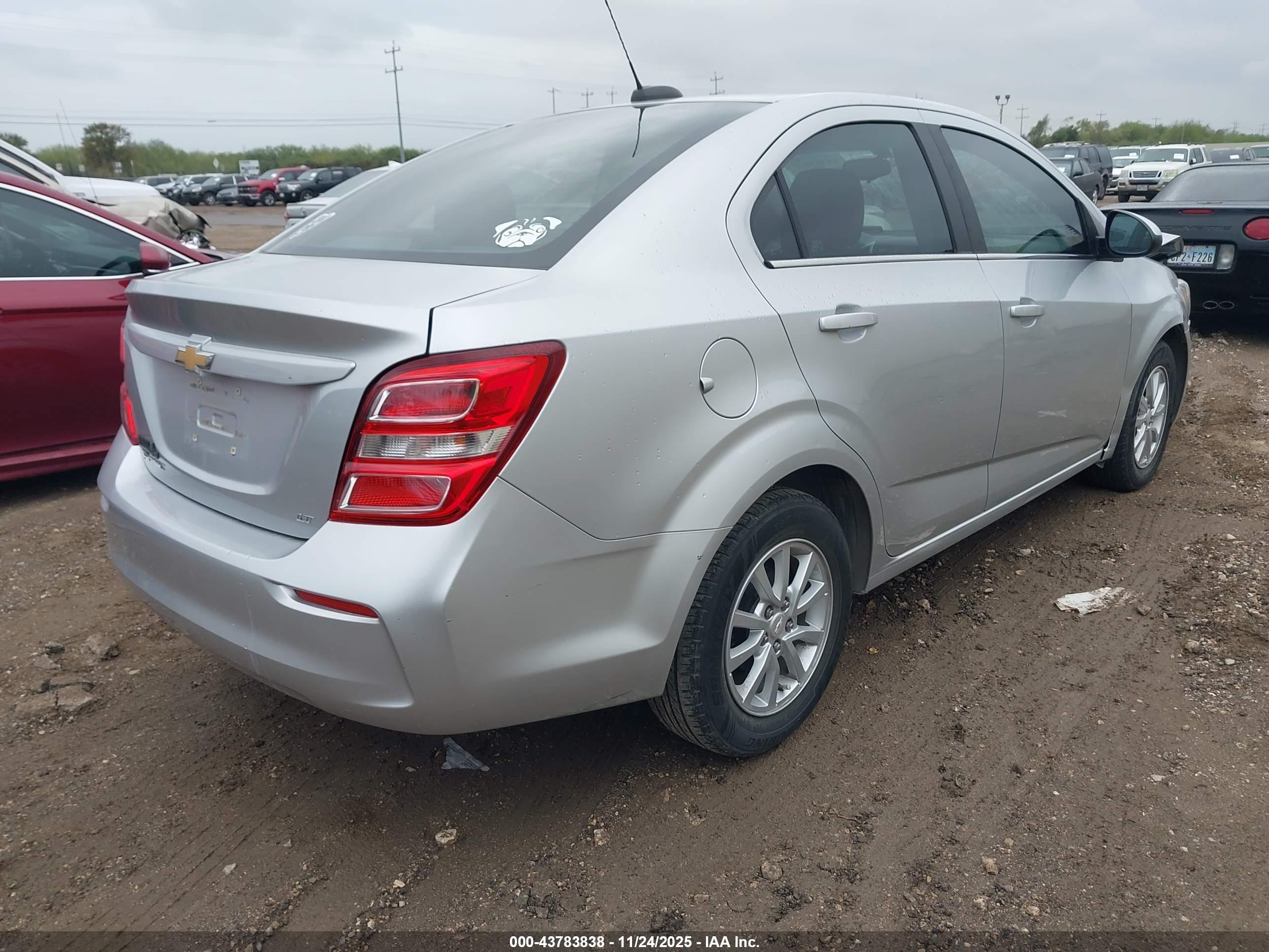 CHEVROLET SONIC image 4