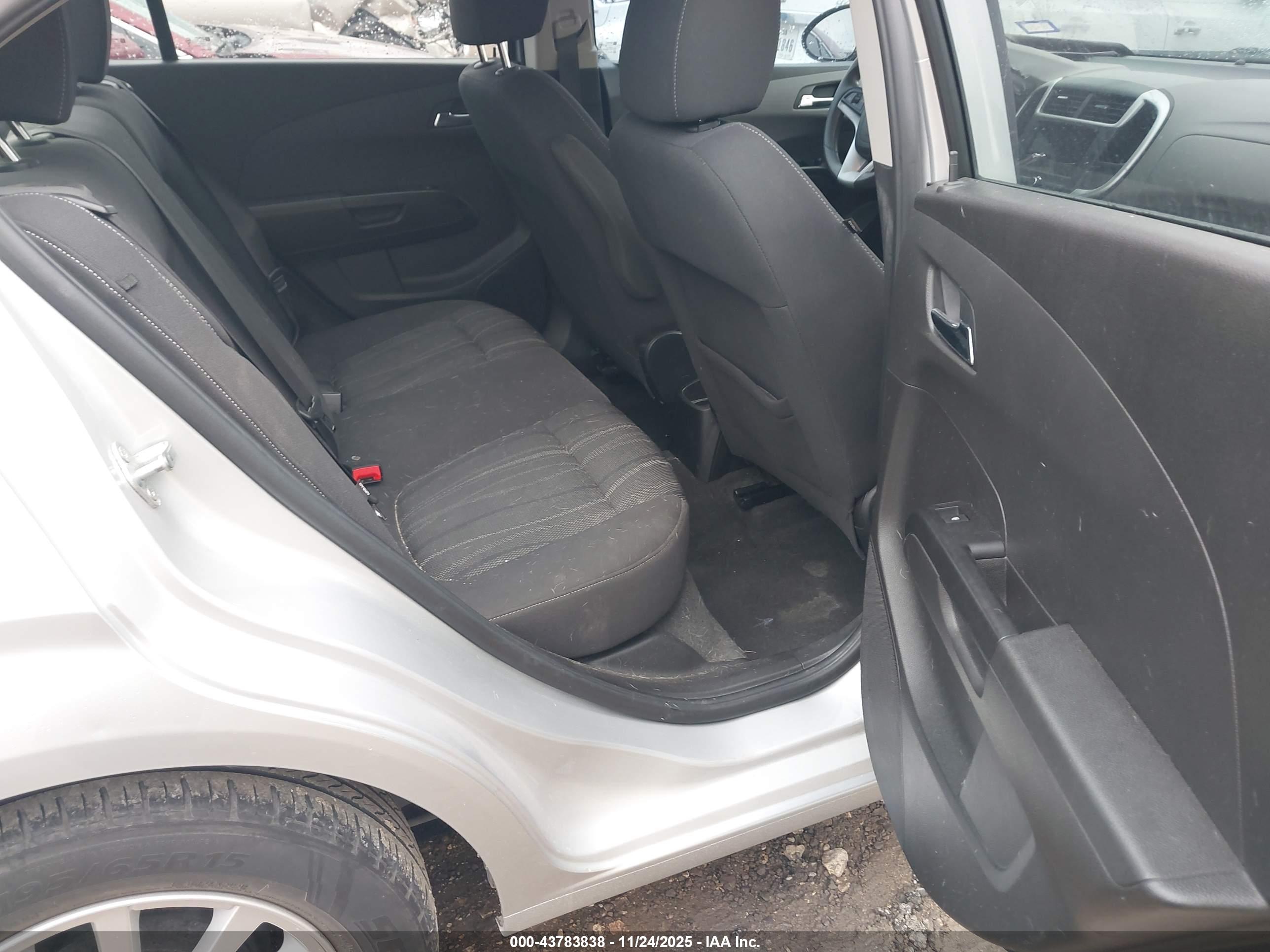 CHEVROLET SONIC image 8