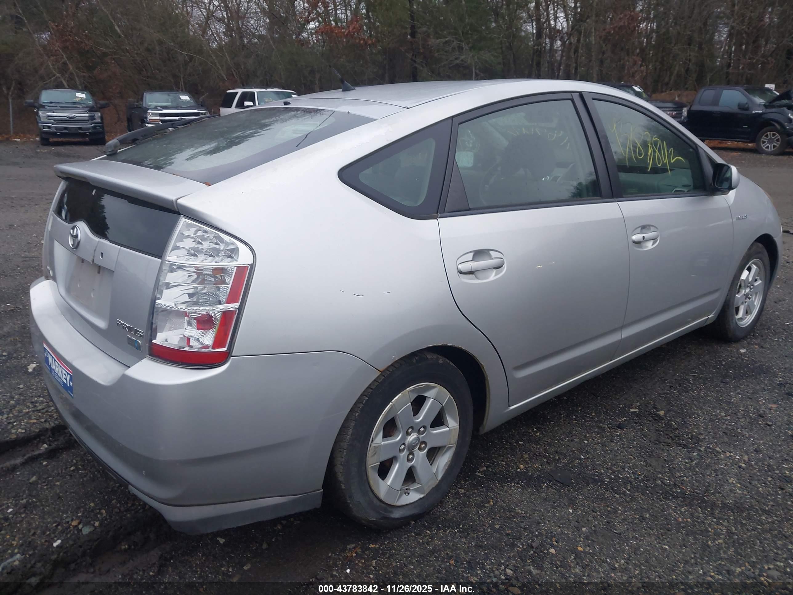TOYOTA PRIUS image 4