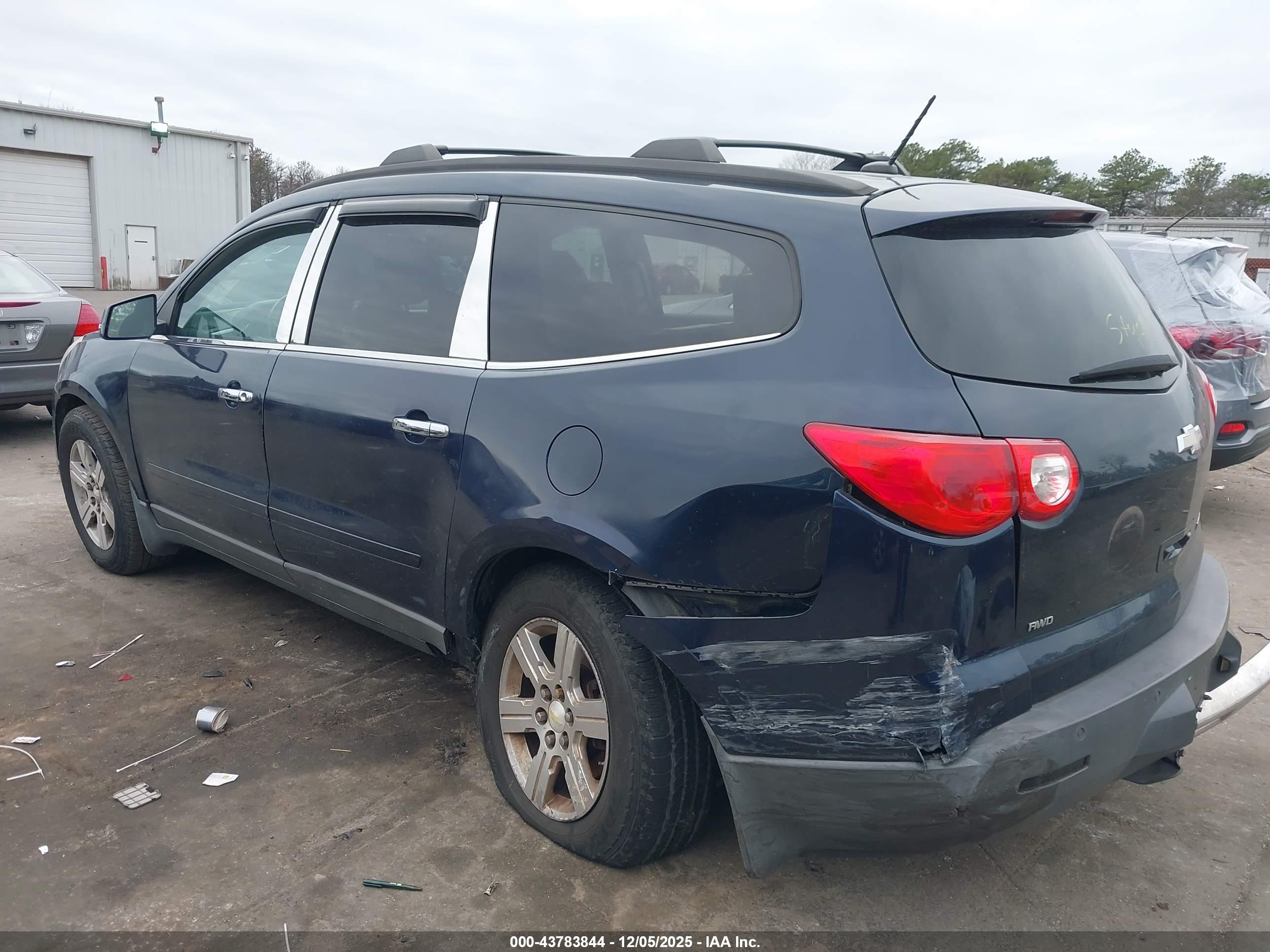 CHEVROLET TRAVERSE image 6
