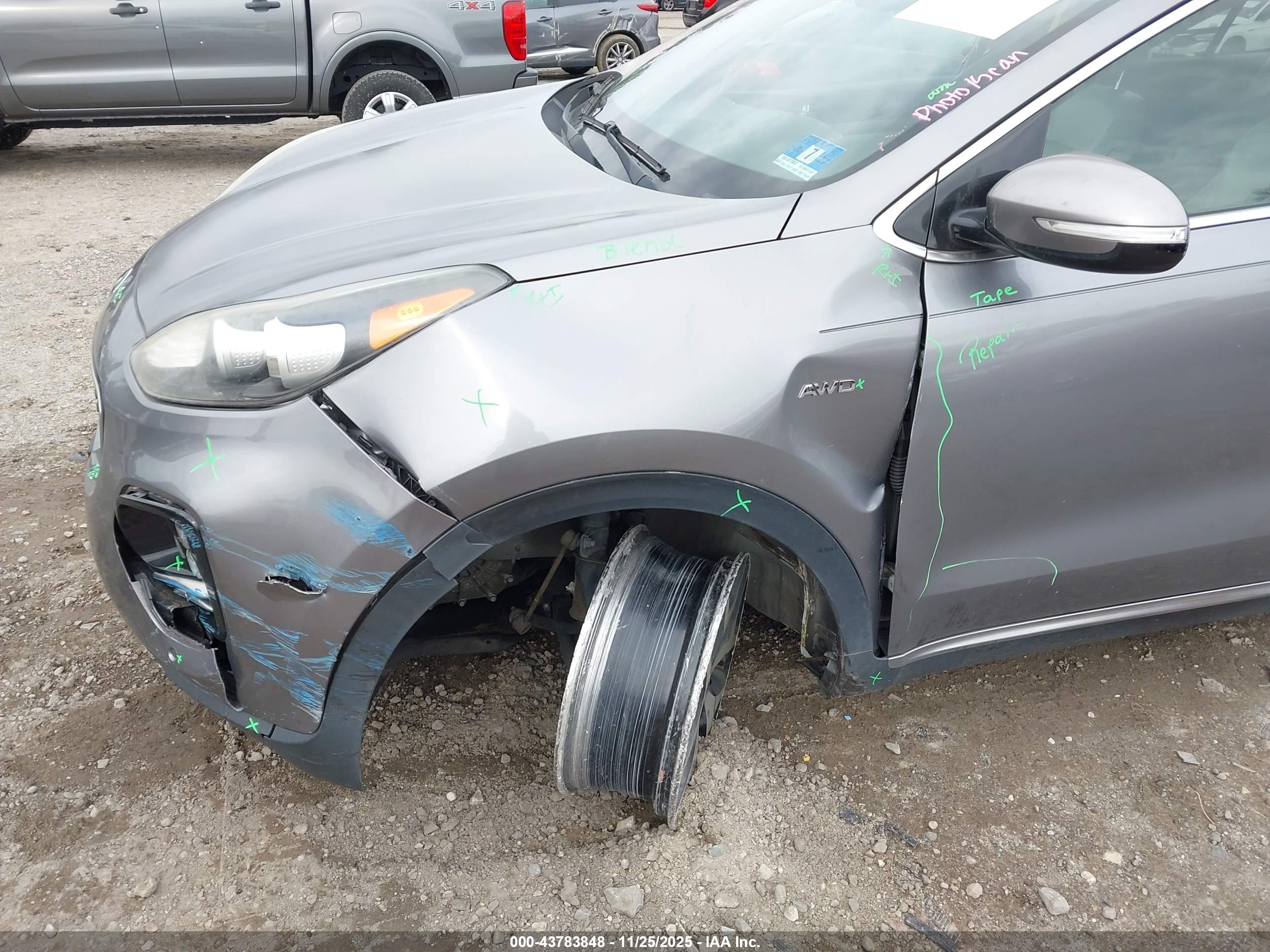 KIA SPORTAGE image 6