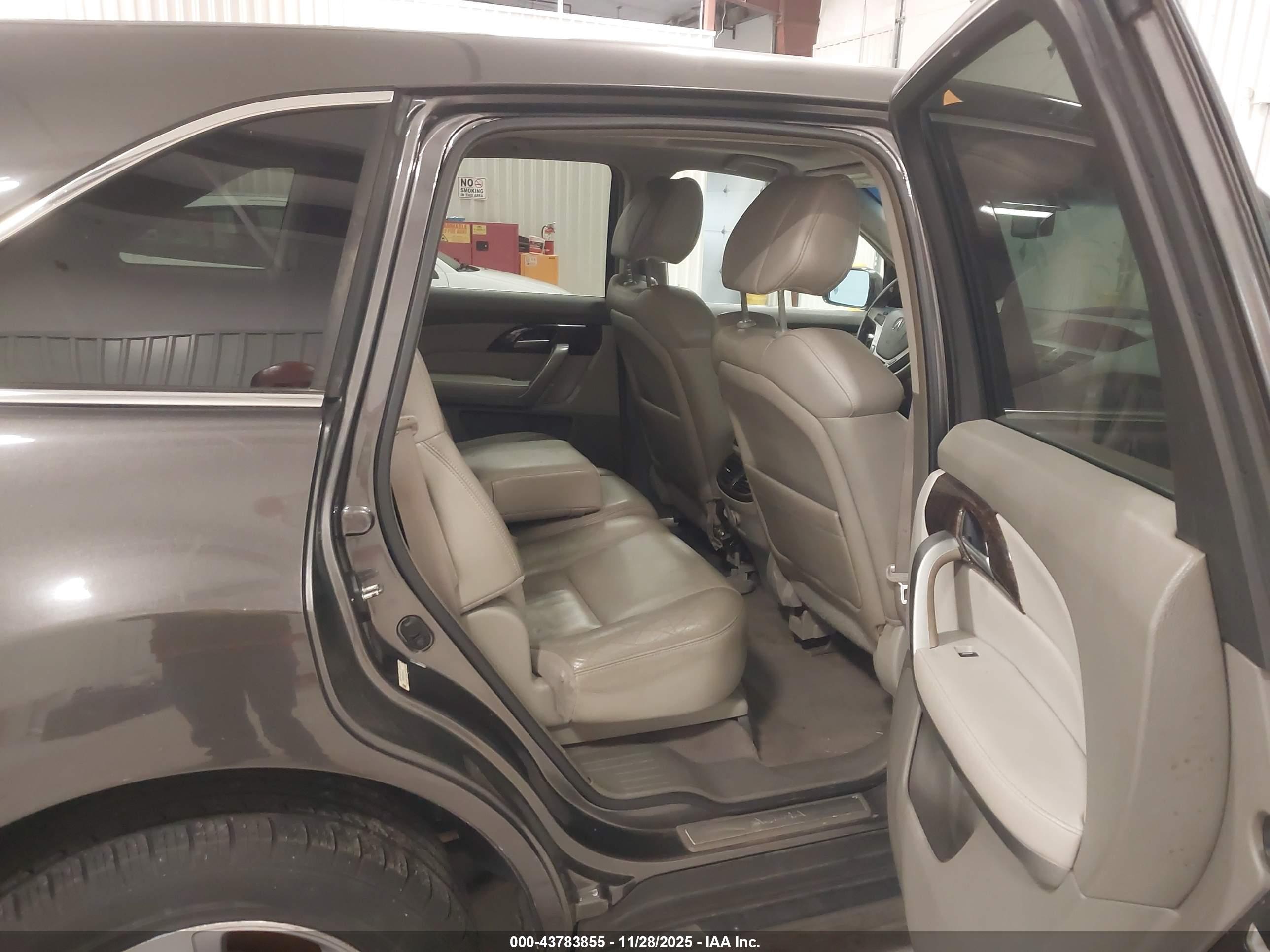 ACURA MDX image 8