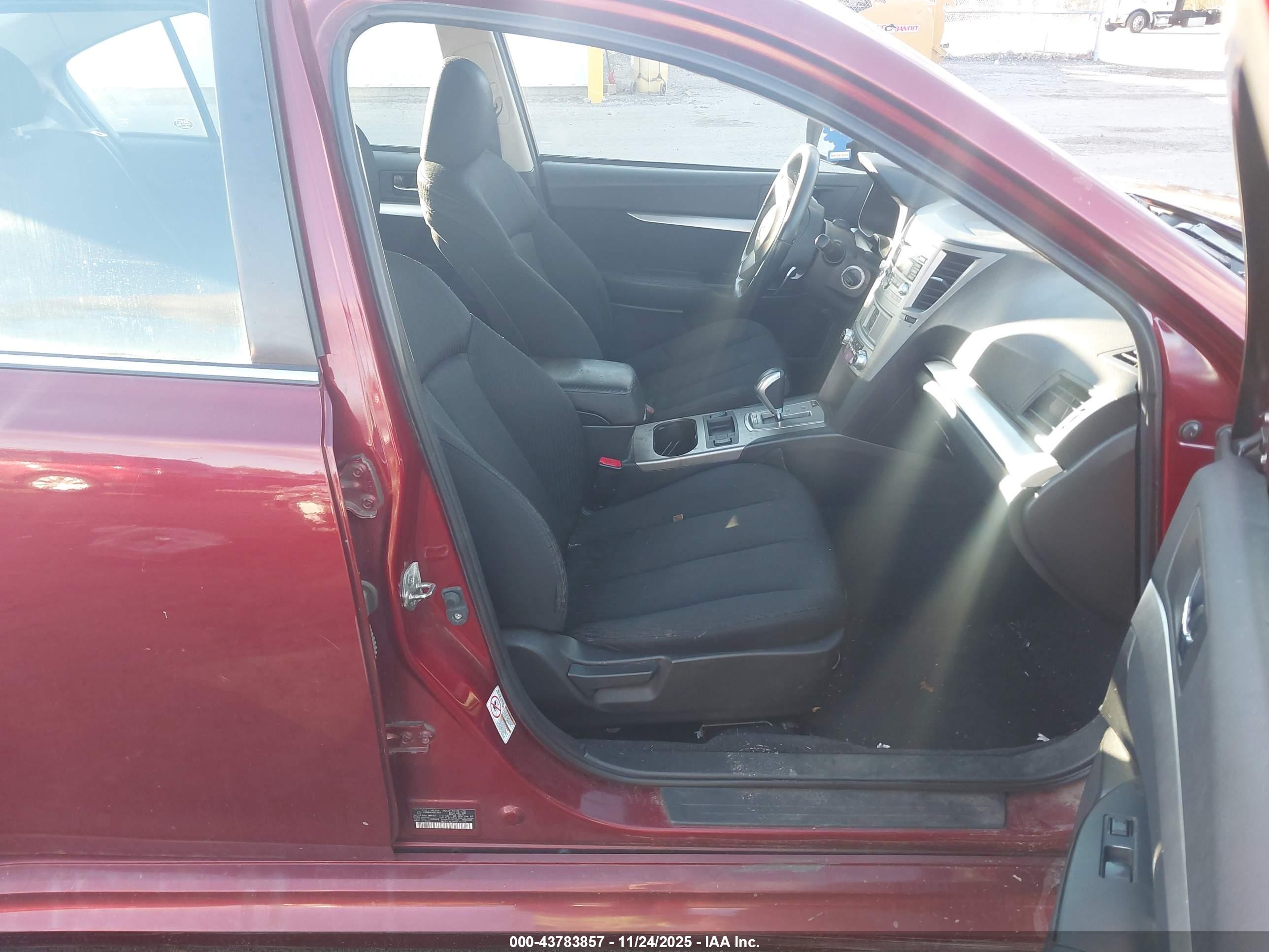 SUBARU LEGACY image 5
