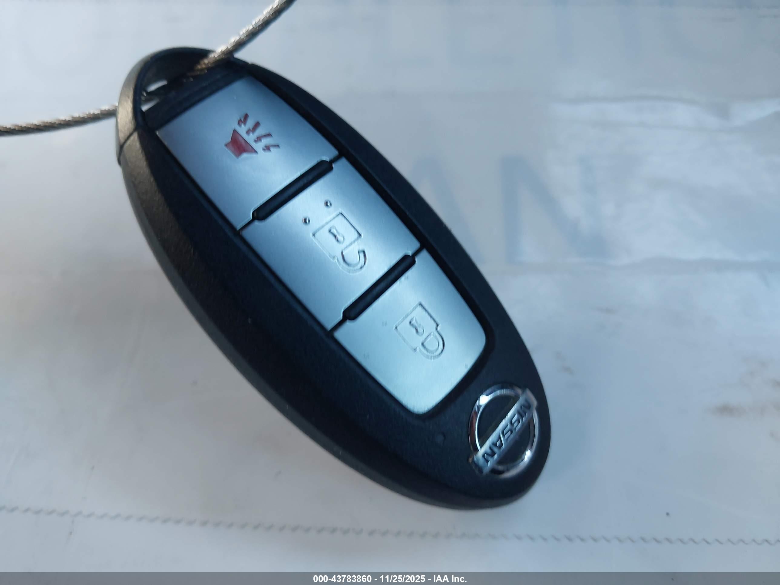 NISSAN ROGUE image 11
