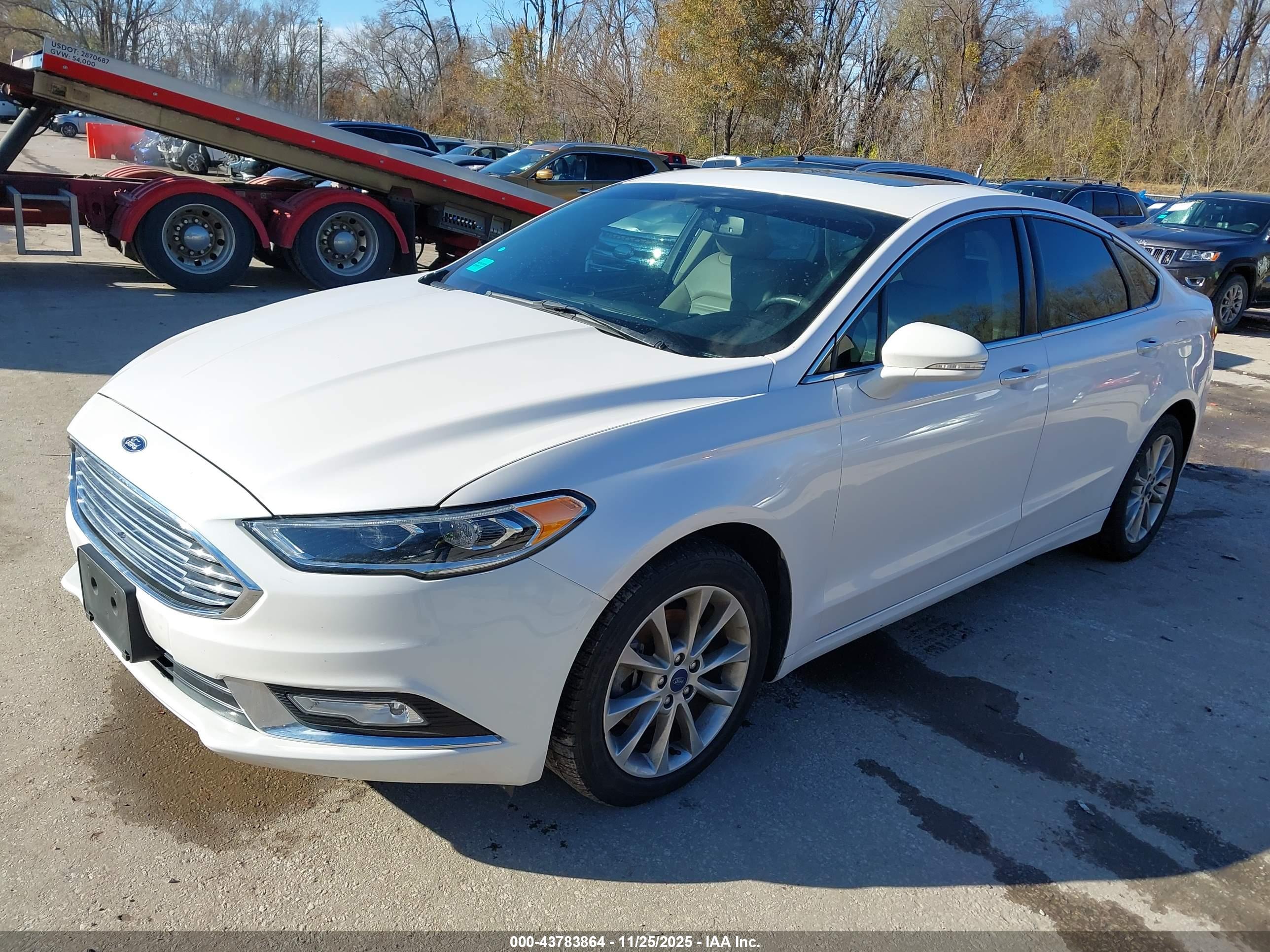 FORD FUSION image 2