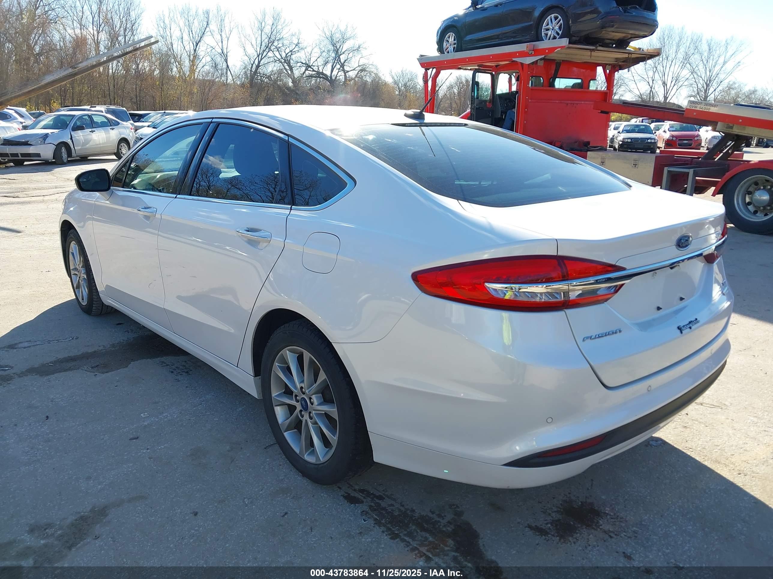 FORD FUSION image 3