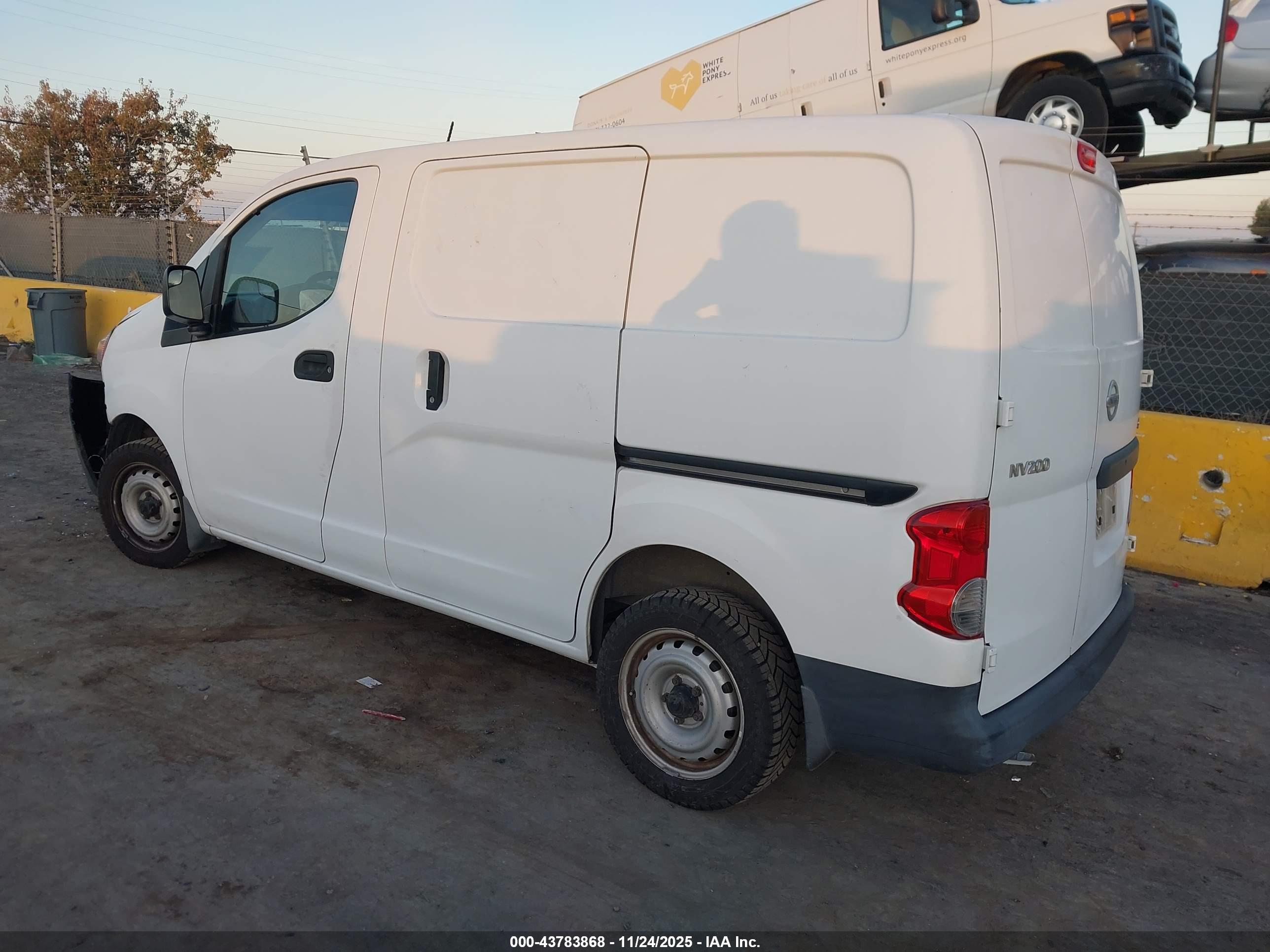 NISSAN NV200 image 3
