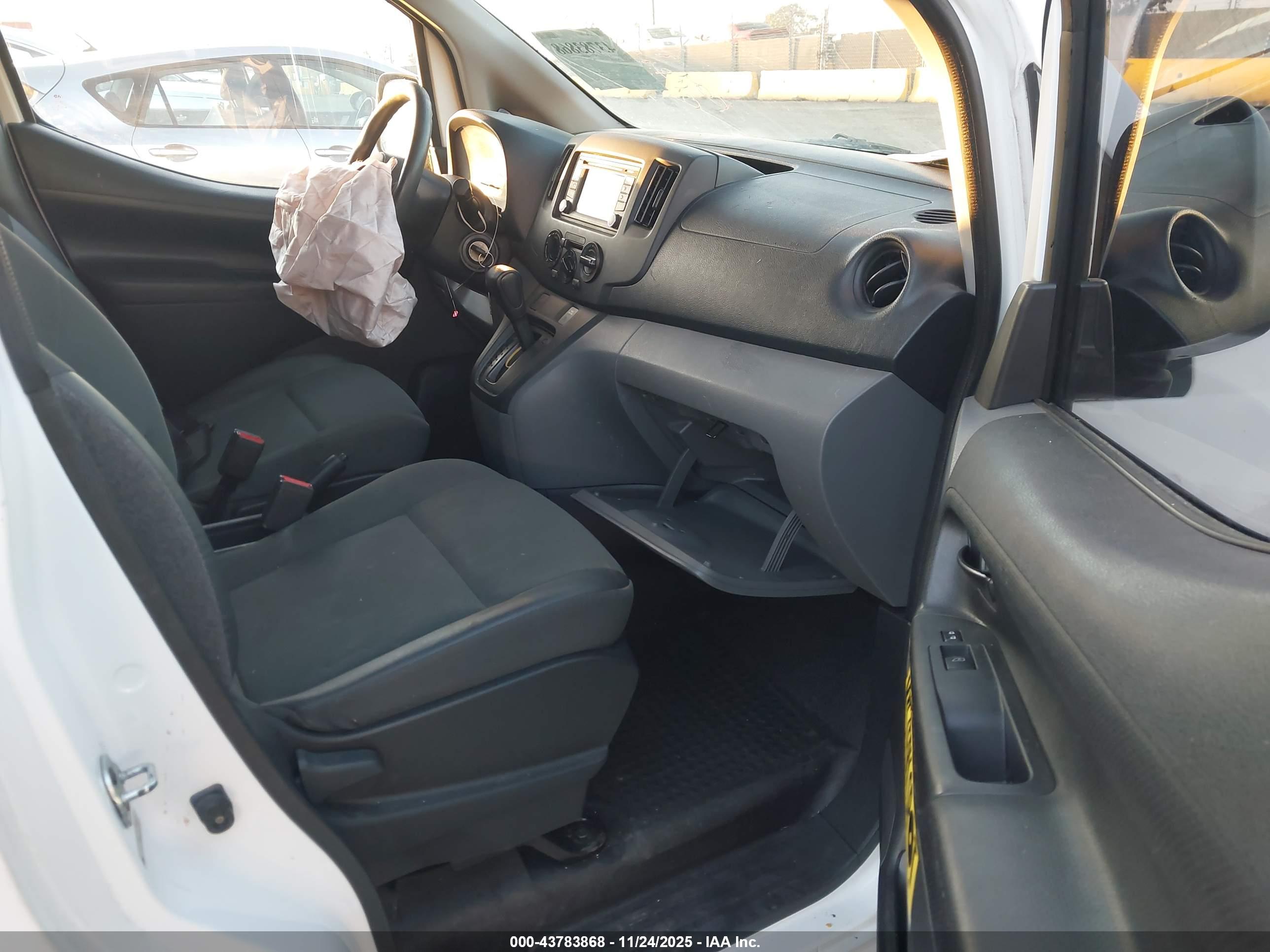NISSAN NV200 image 5