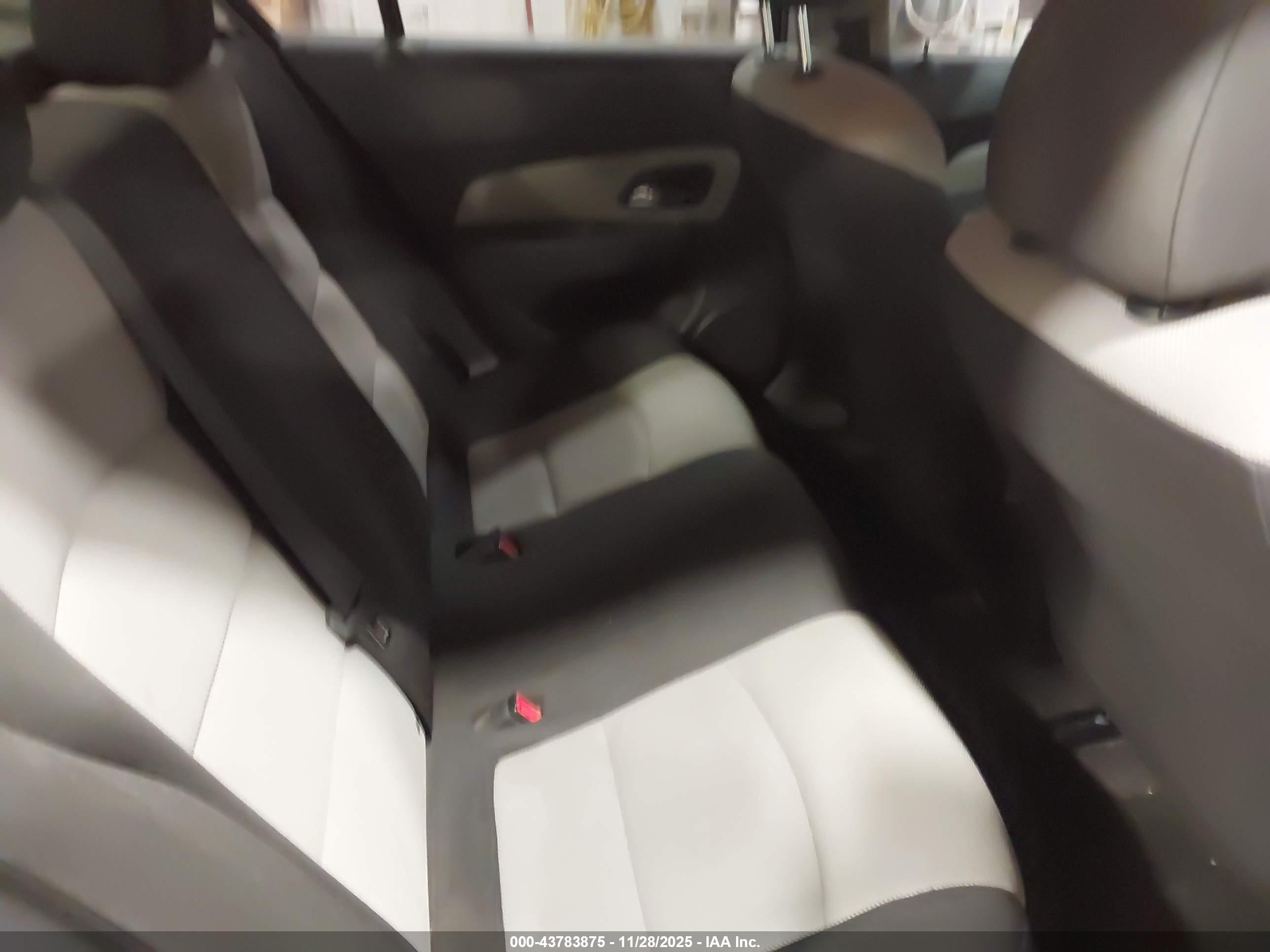 CHEVROLET CRUZE image 8