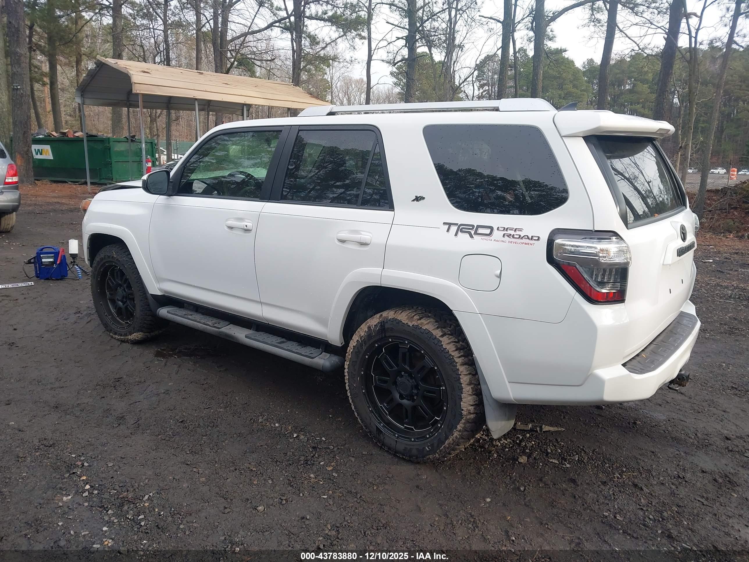 TOYOTA 4RUNNER image 3