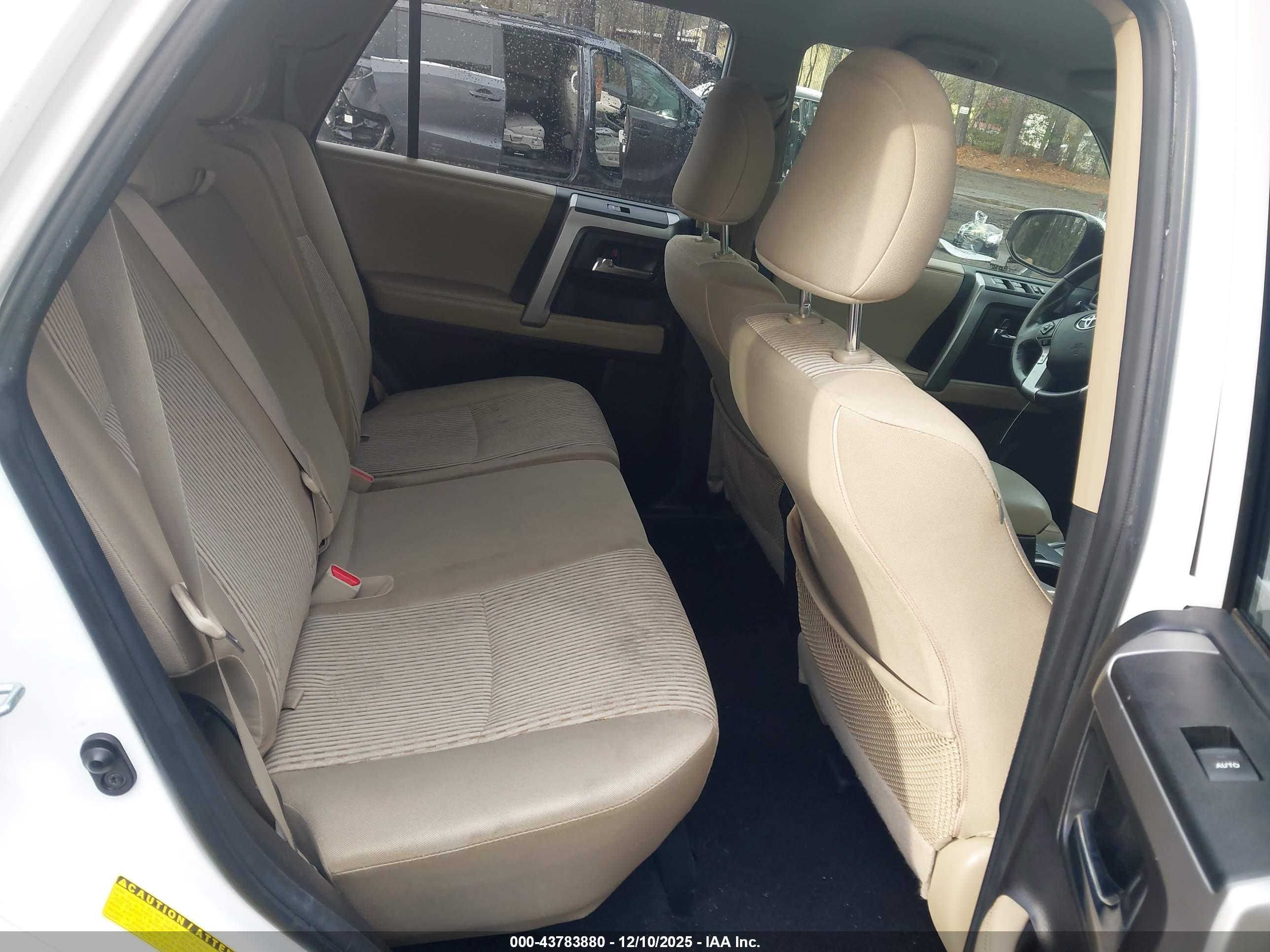 TOYOTA 4RUNNER image 8