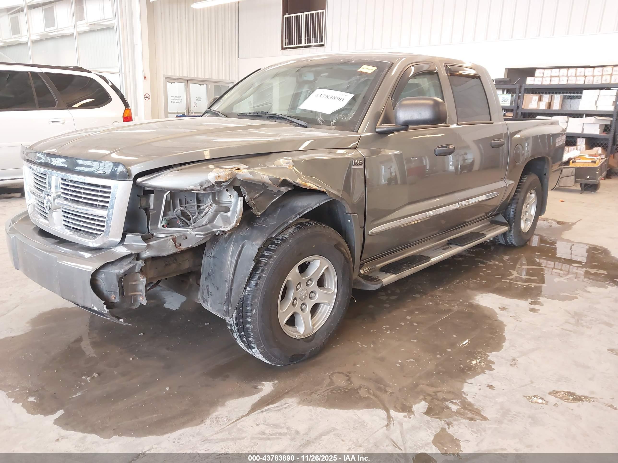 DODGE DAKOTA image 2
